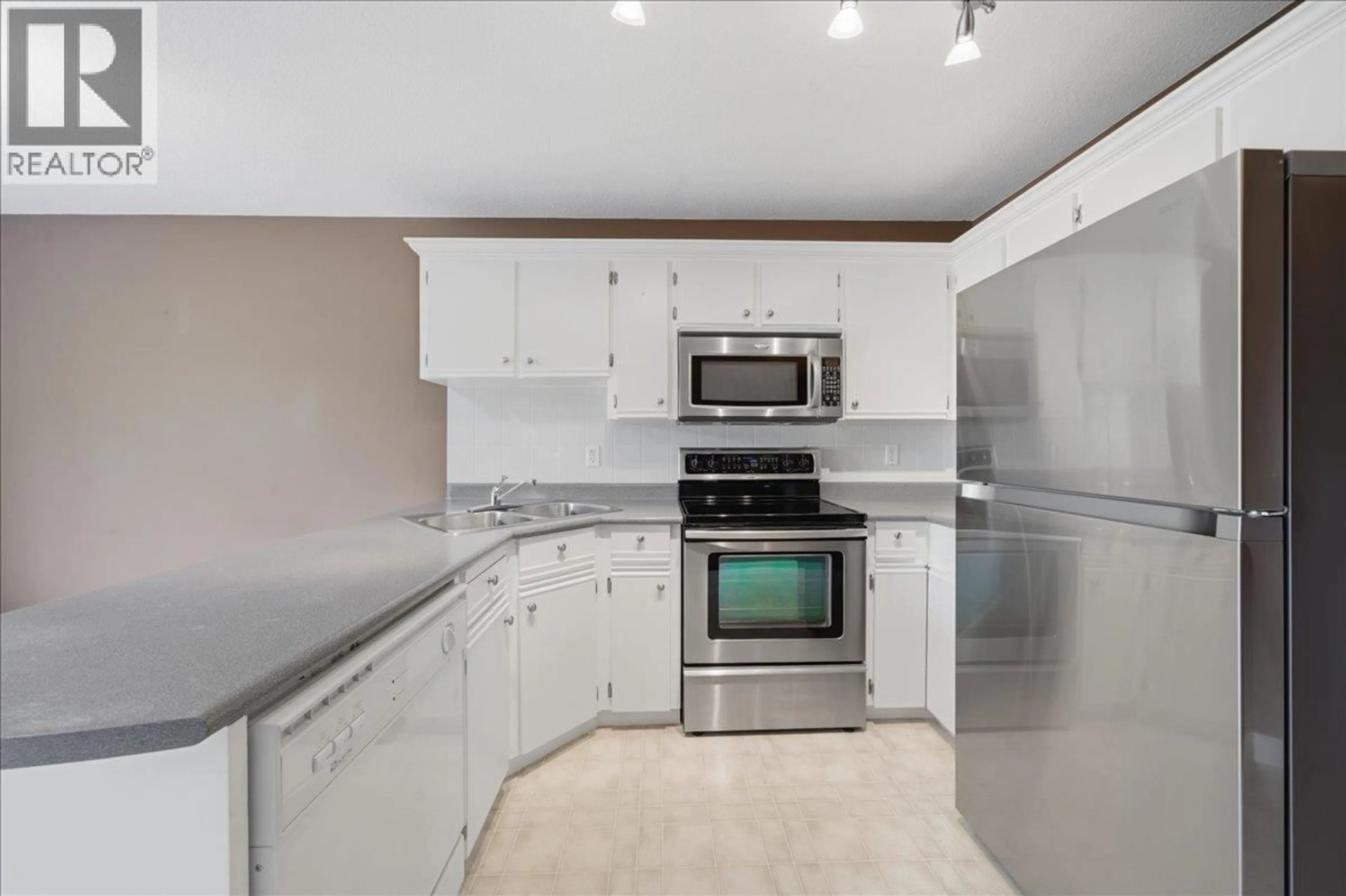 Standard kitchen, unknown for 411 - 450 BROMLEY STREET, Coquitlam British Columbia V3K6S5