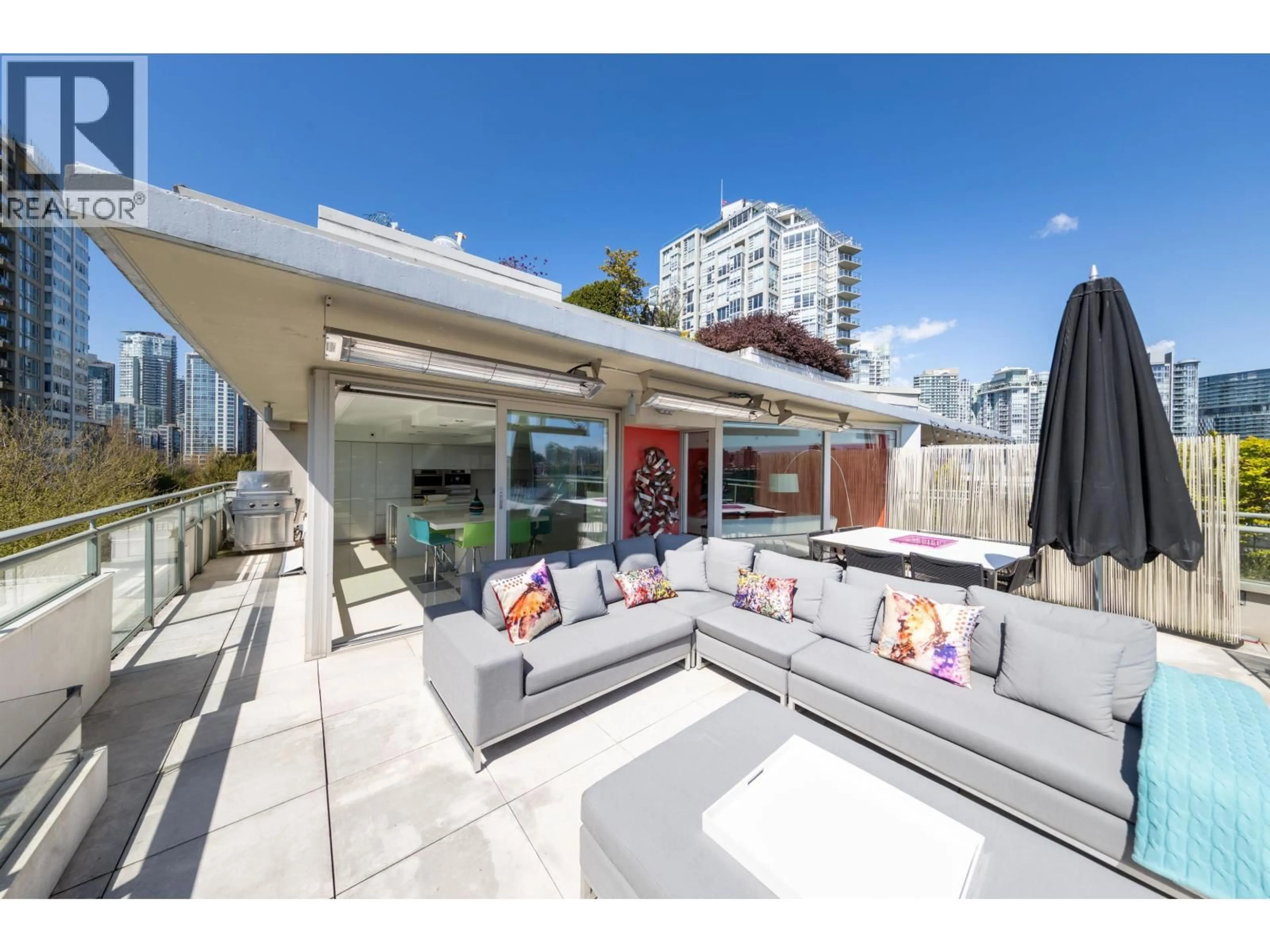 Patio, street for 606 - 1288 MARINASIDE CRESCENT, Vancouver British Columbia V6Z2W5