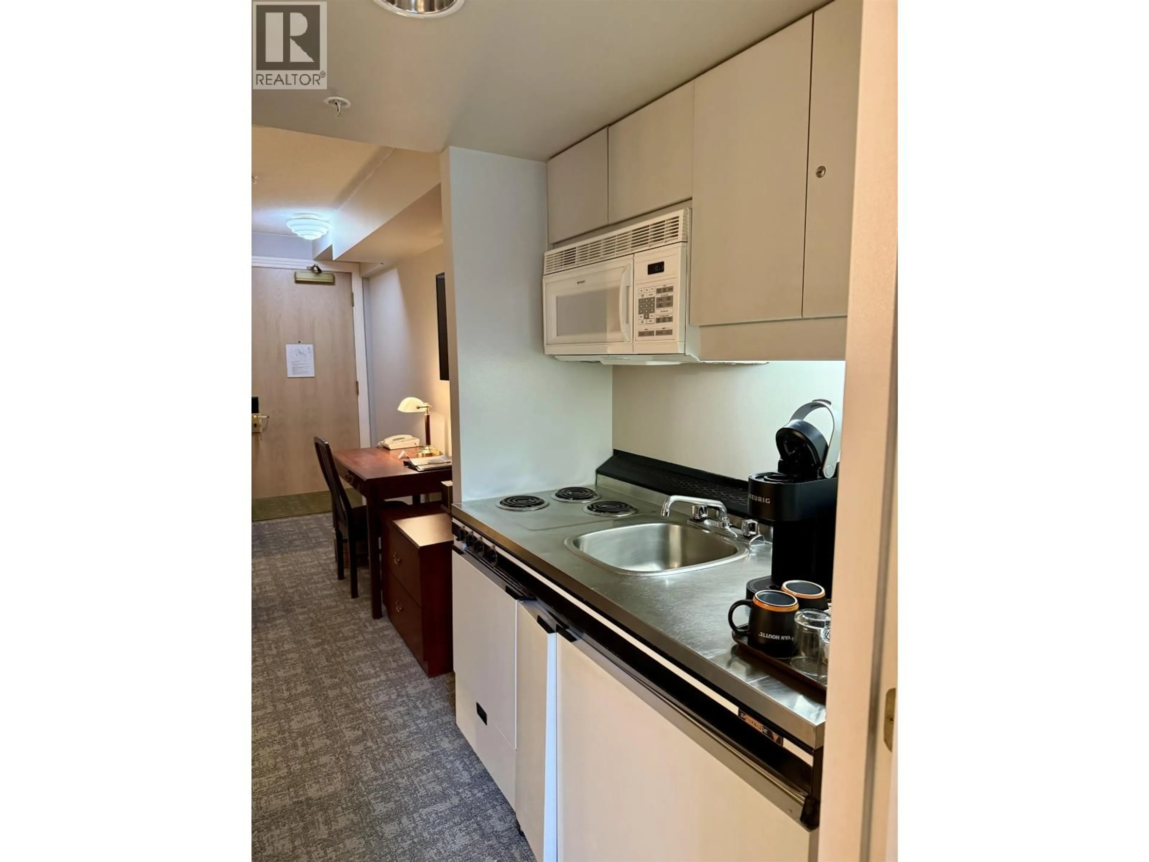 Standard kitchen, unknown for 1808 - 838 HAMILTON STREET, Vancouver British Columbia V6B6A2