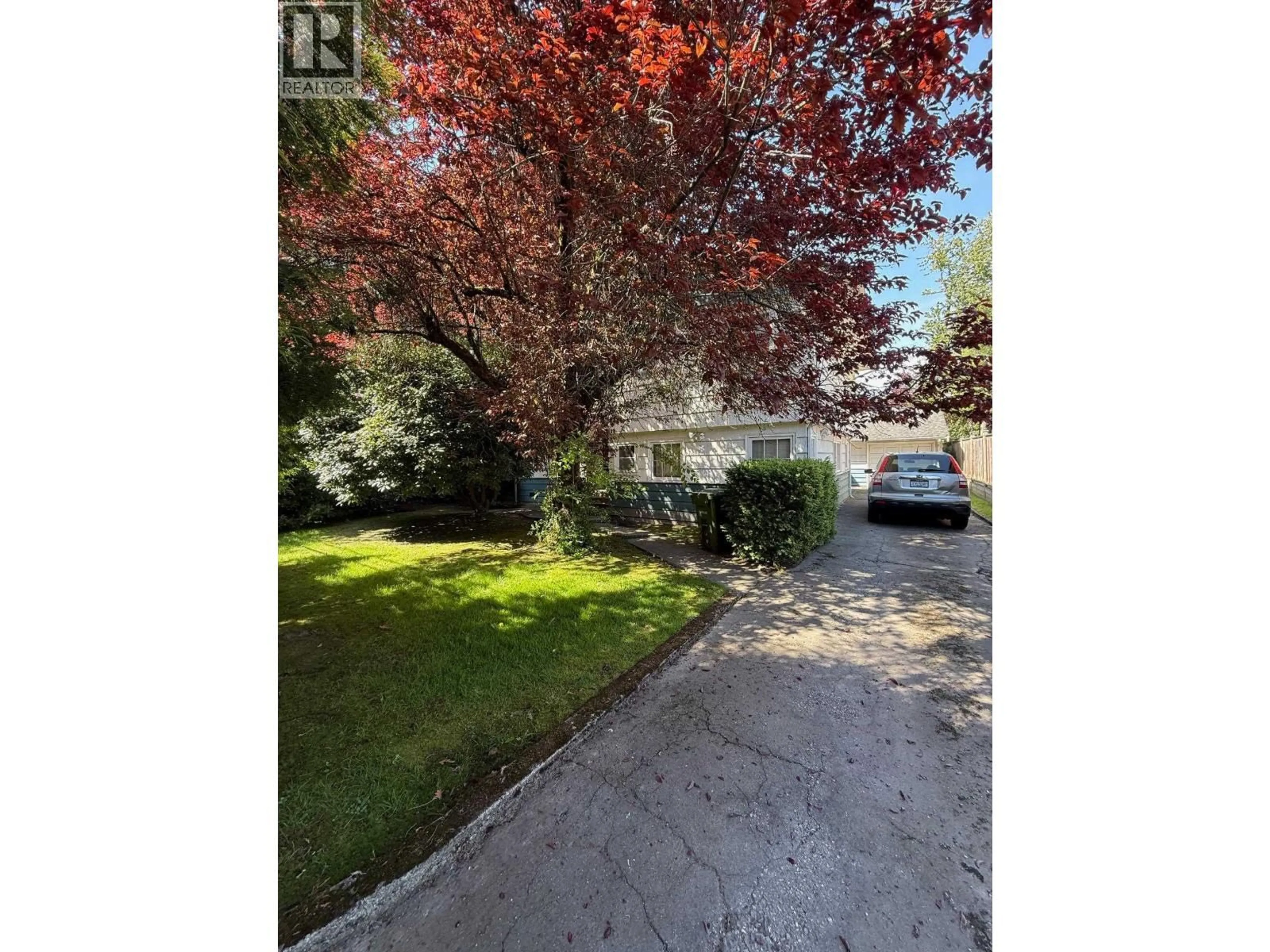 A pic from outside/outdoor area/front of a property/back of a property/a pic from drone, street for 8251 LESLIE ROAD, Richmond British Columbia V6X1E4