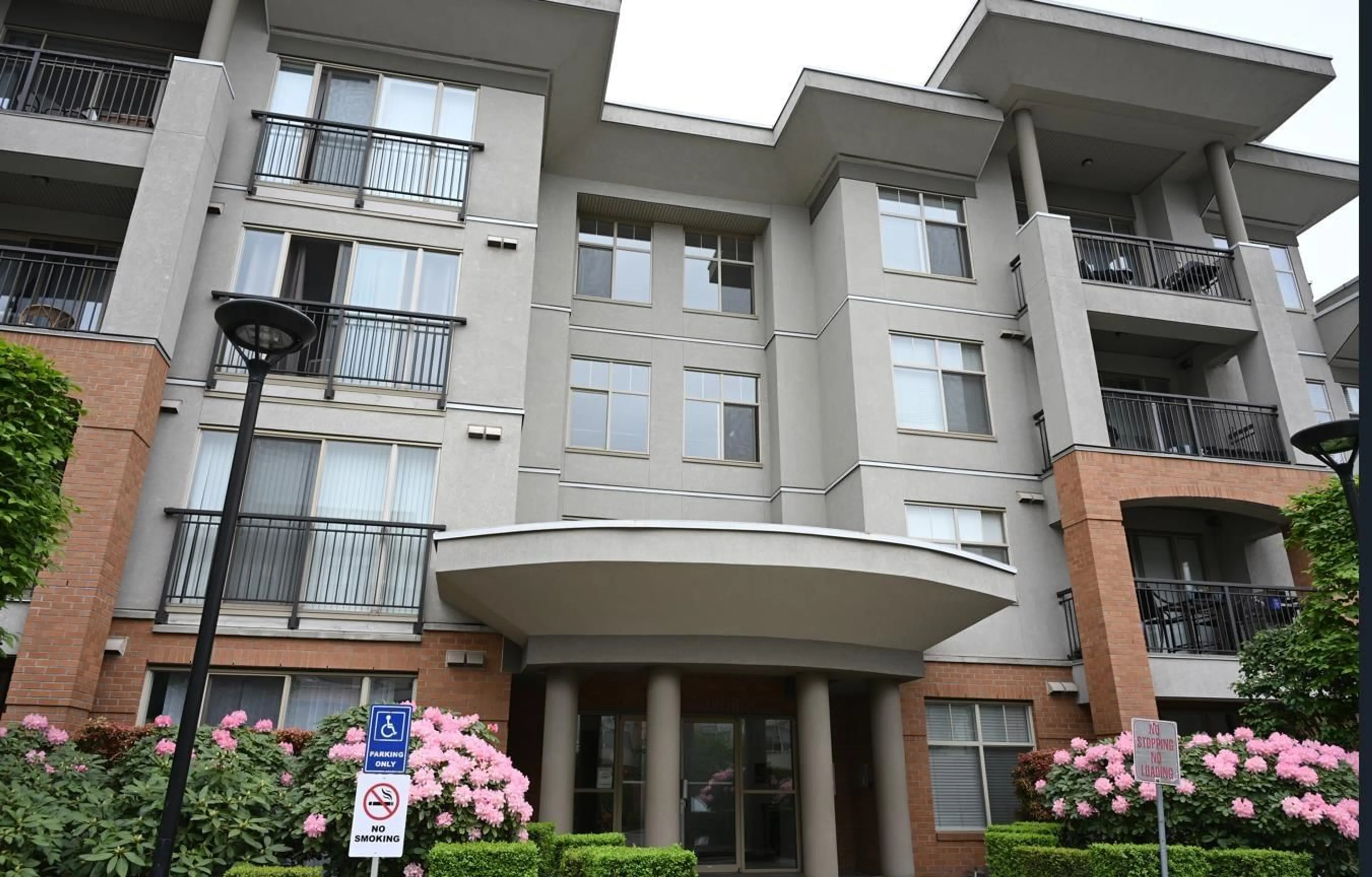 Unknown for 202 - 33545 RAINBOW AVENUE, Abbotsford British Columbia V2S1E6