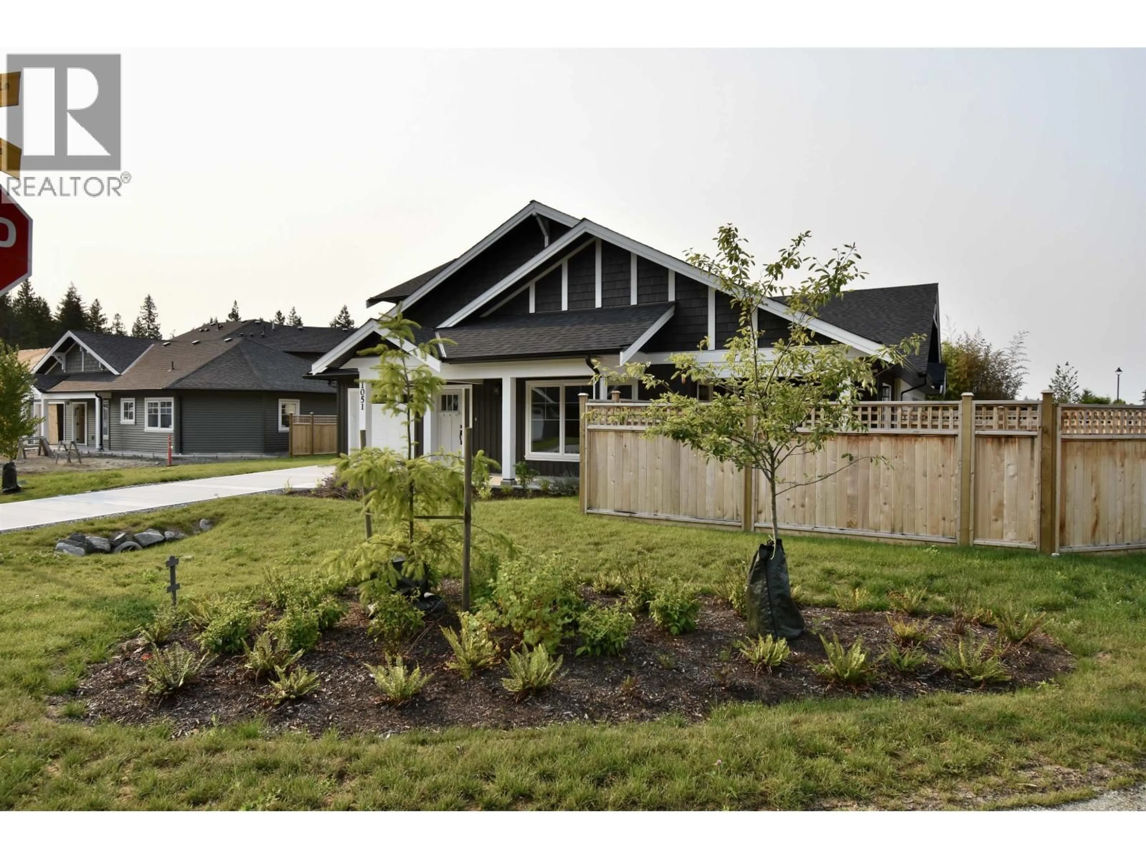 Home with vinyl exterior material, unknown for 1051 CELIA CRESCENT, Gibsons British Columbia V0N1V7
