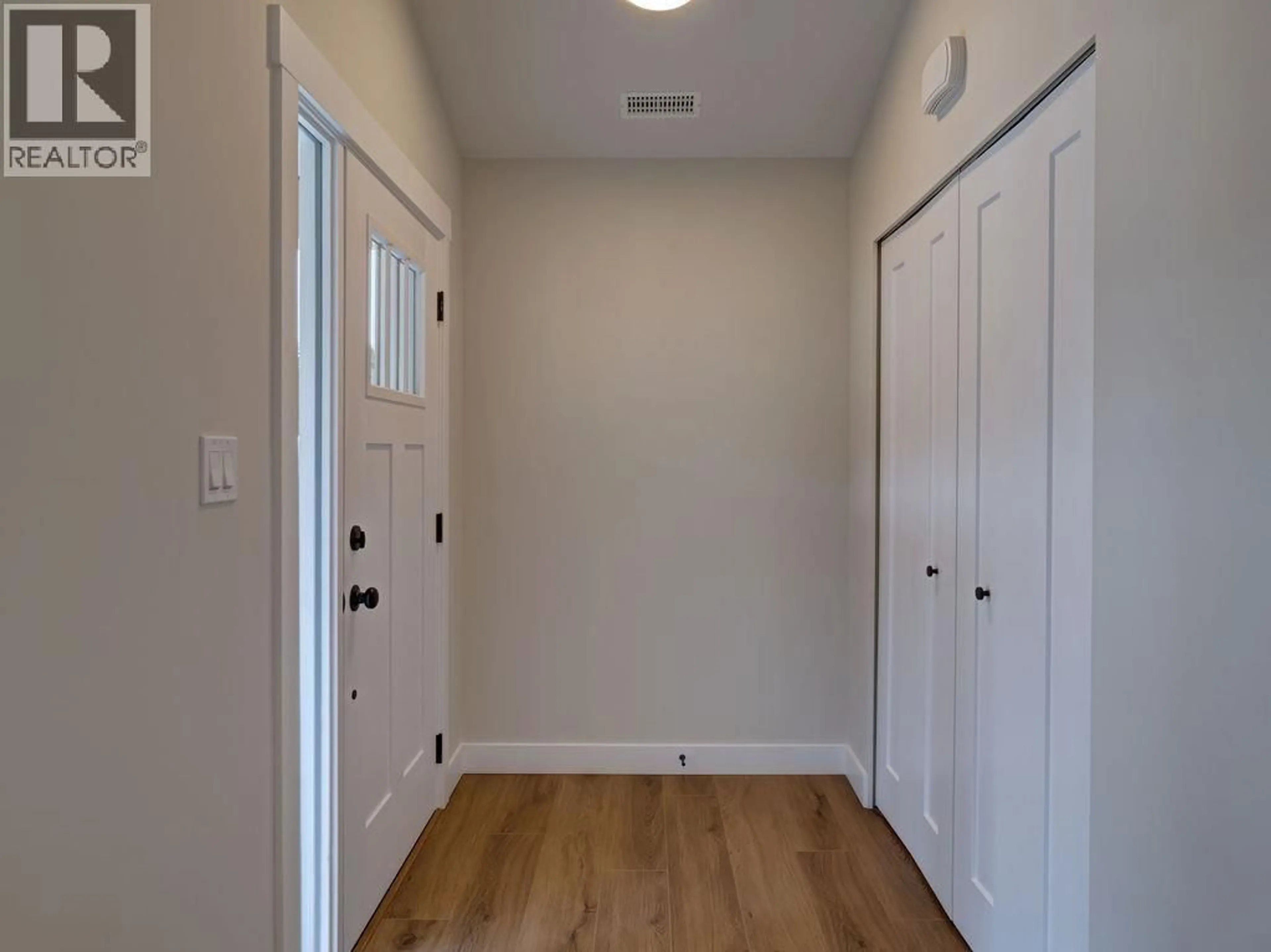 Indoor entryway for 1051 CELIA CRESCENT, Gibsons British Columbia V0N1V7