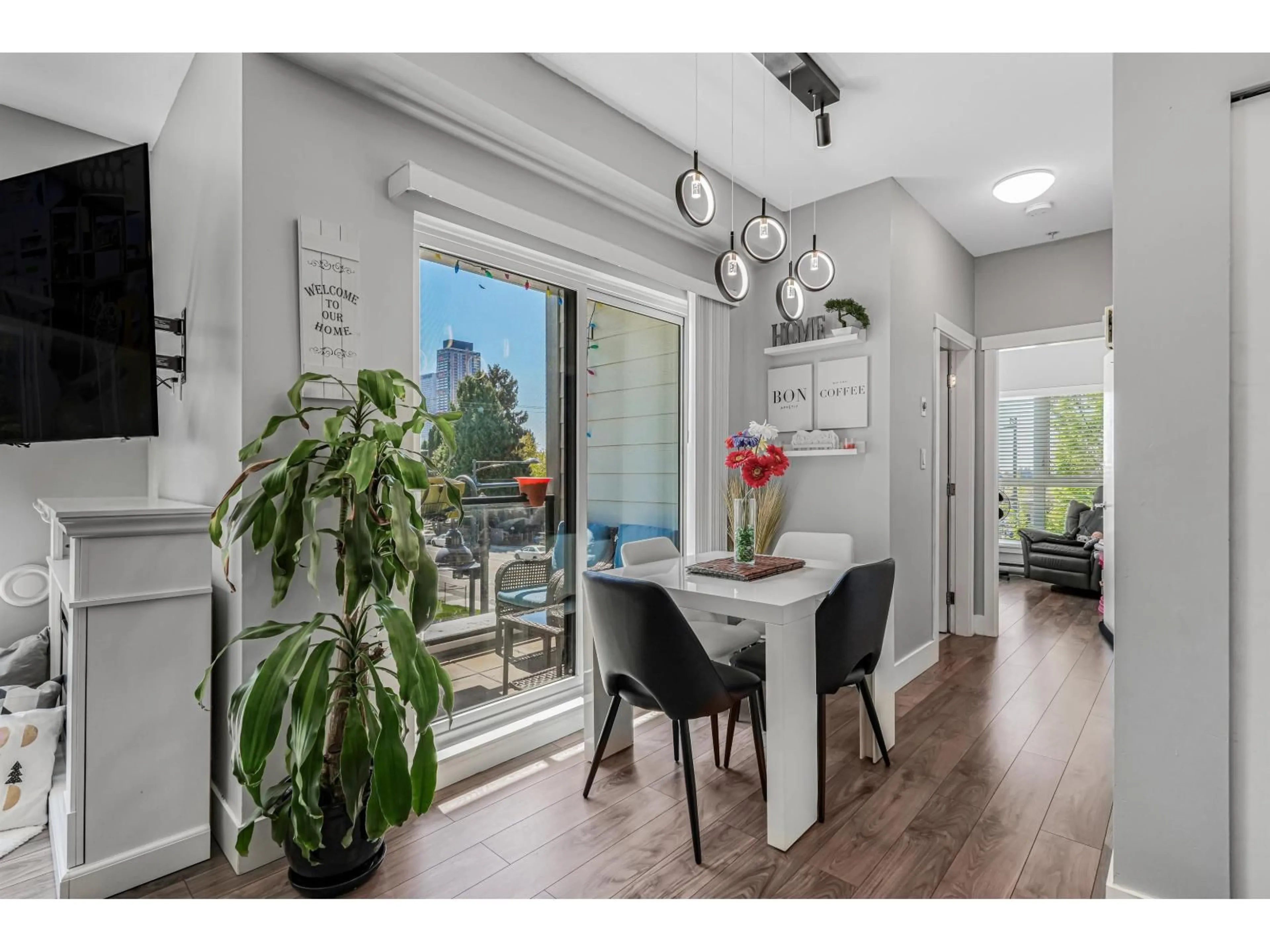 Dining room, wood/laminate floor for 202 - 13733 107A STREET, Surrey British Columbia V3T0B7