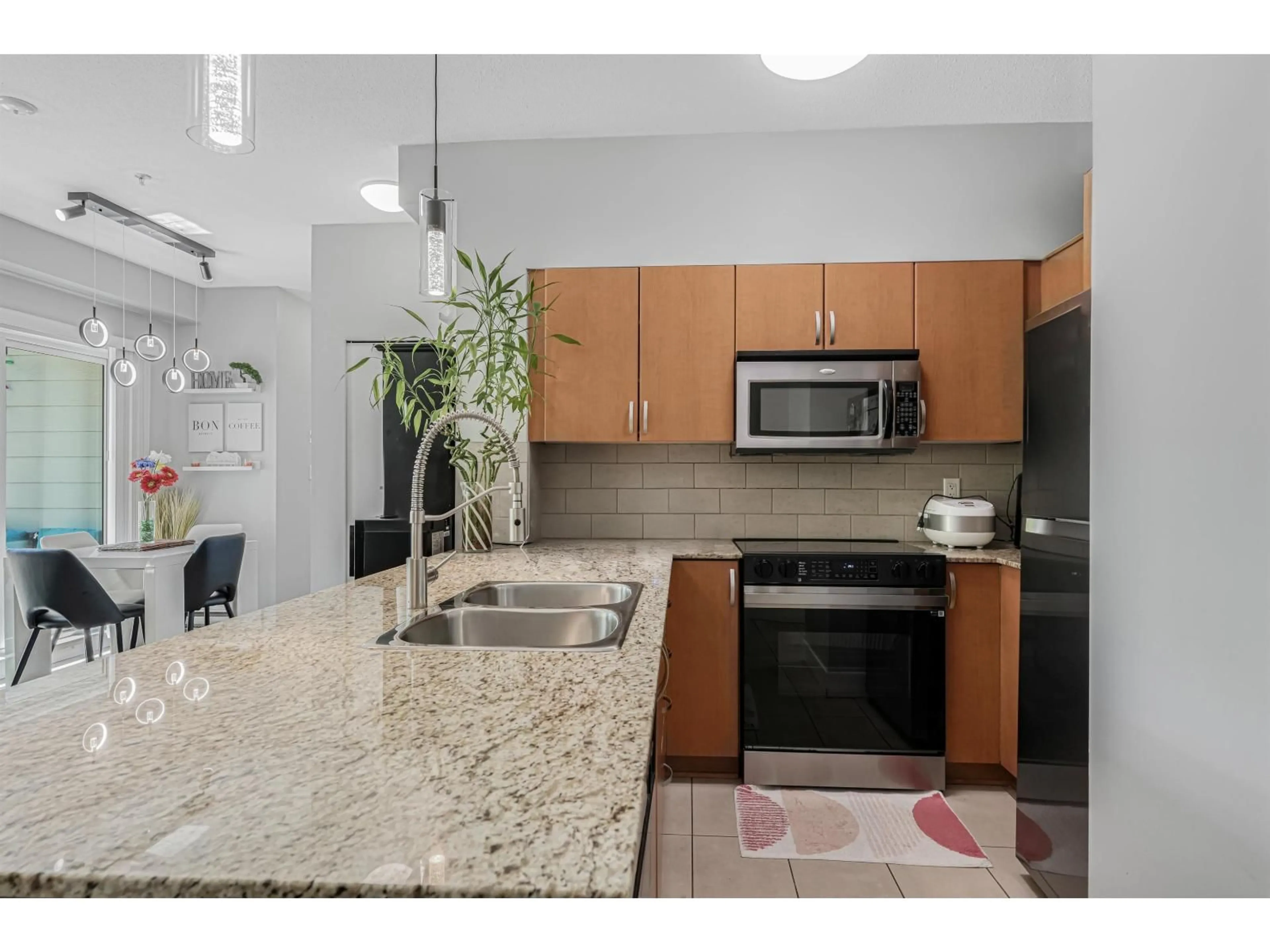 Standard kitchen, unknown for 202 - 13733 107A STREET, Surrey British Columbia V3T0B7