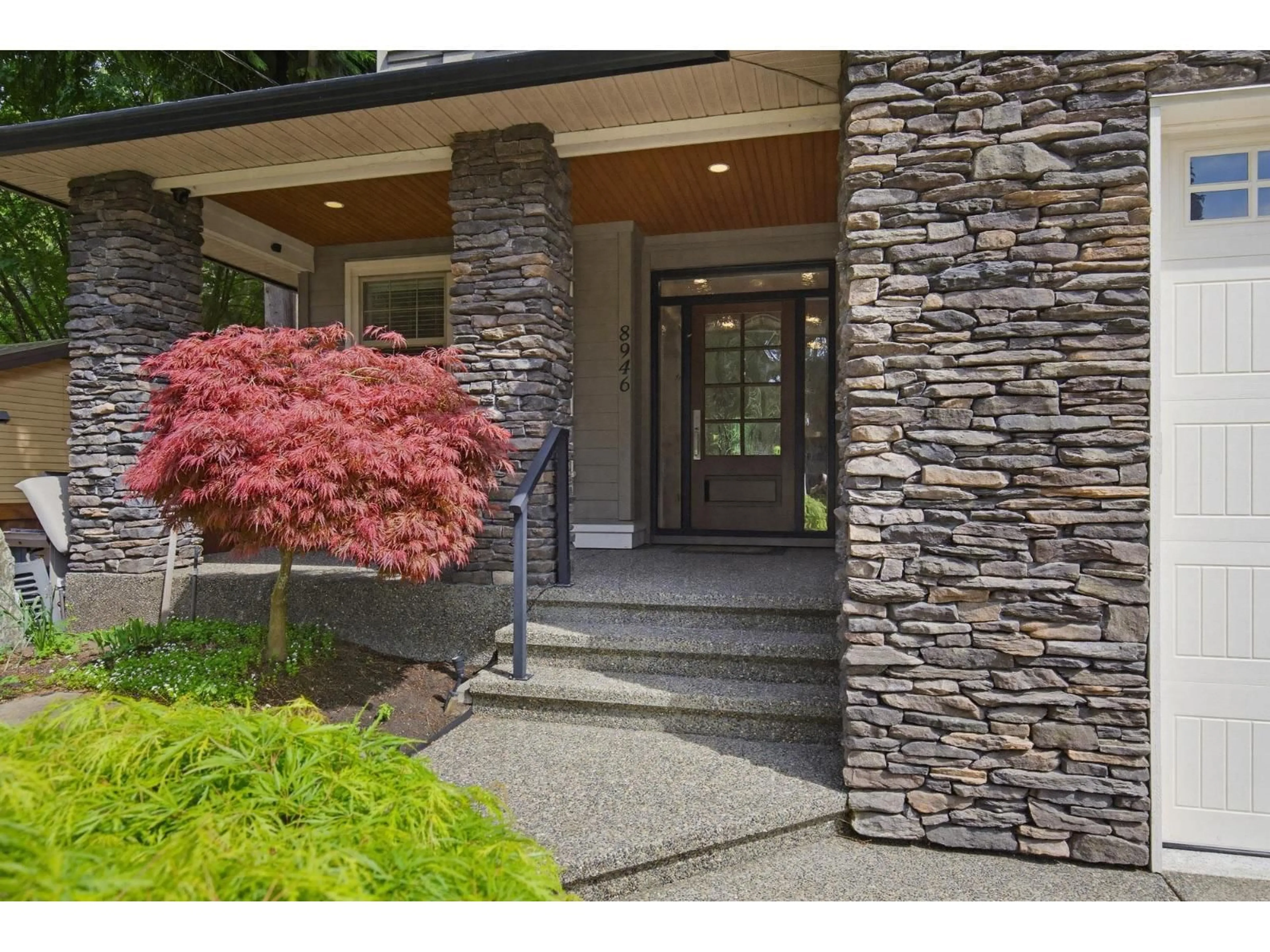 Indoor entryway for 8946 WRIGHT STREET, Langley British Columbia V1M3T2