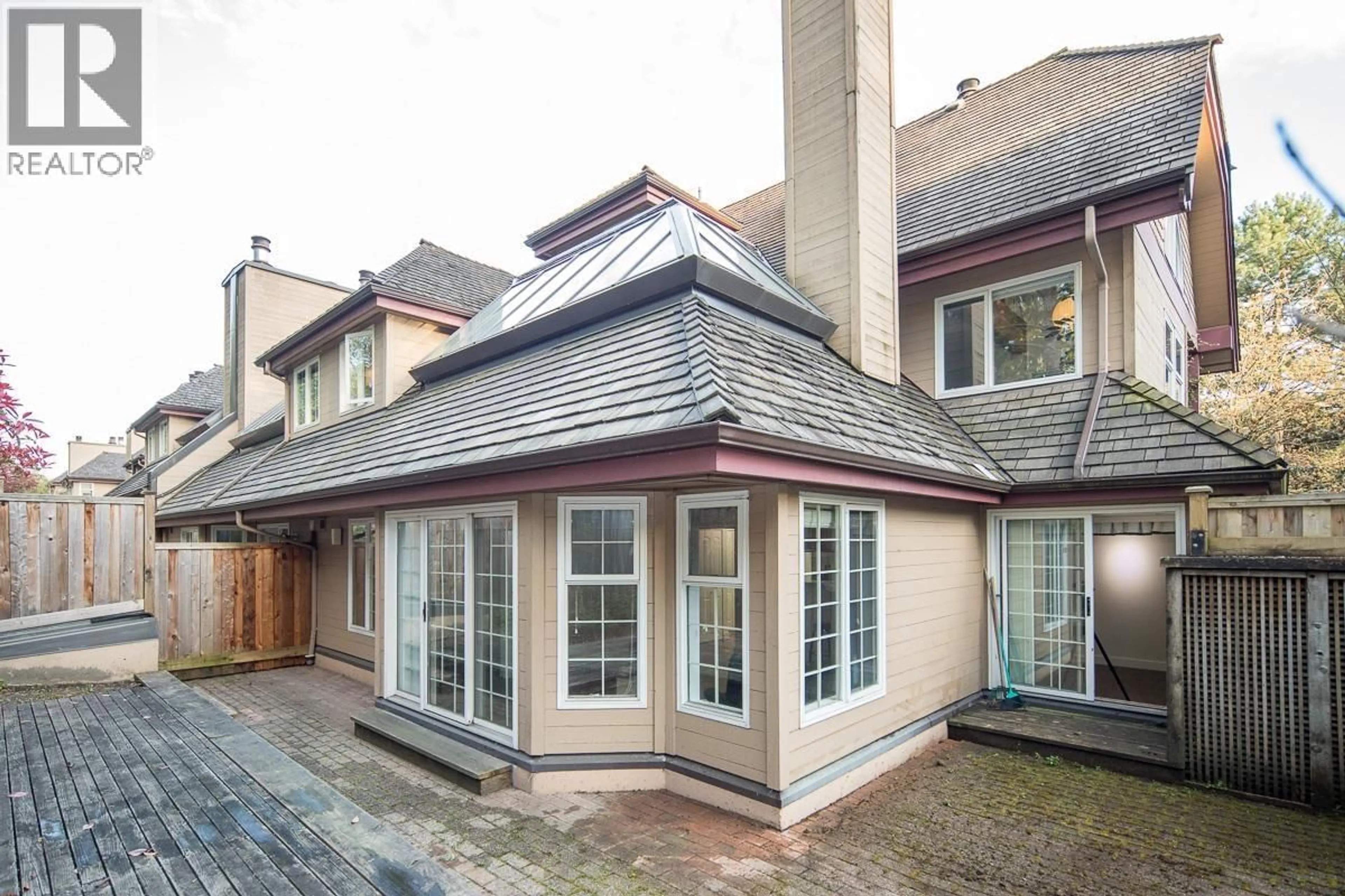 Patio, street for 27 - 3980 CANADA WAY, Burnaby British Columbia V5G1G7