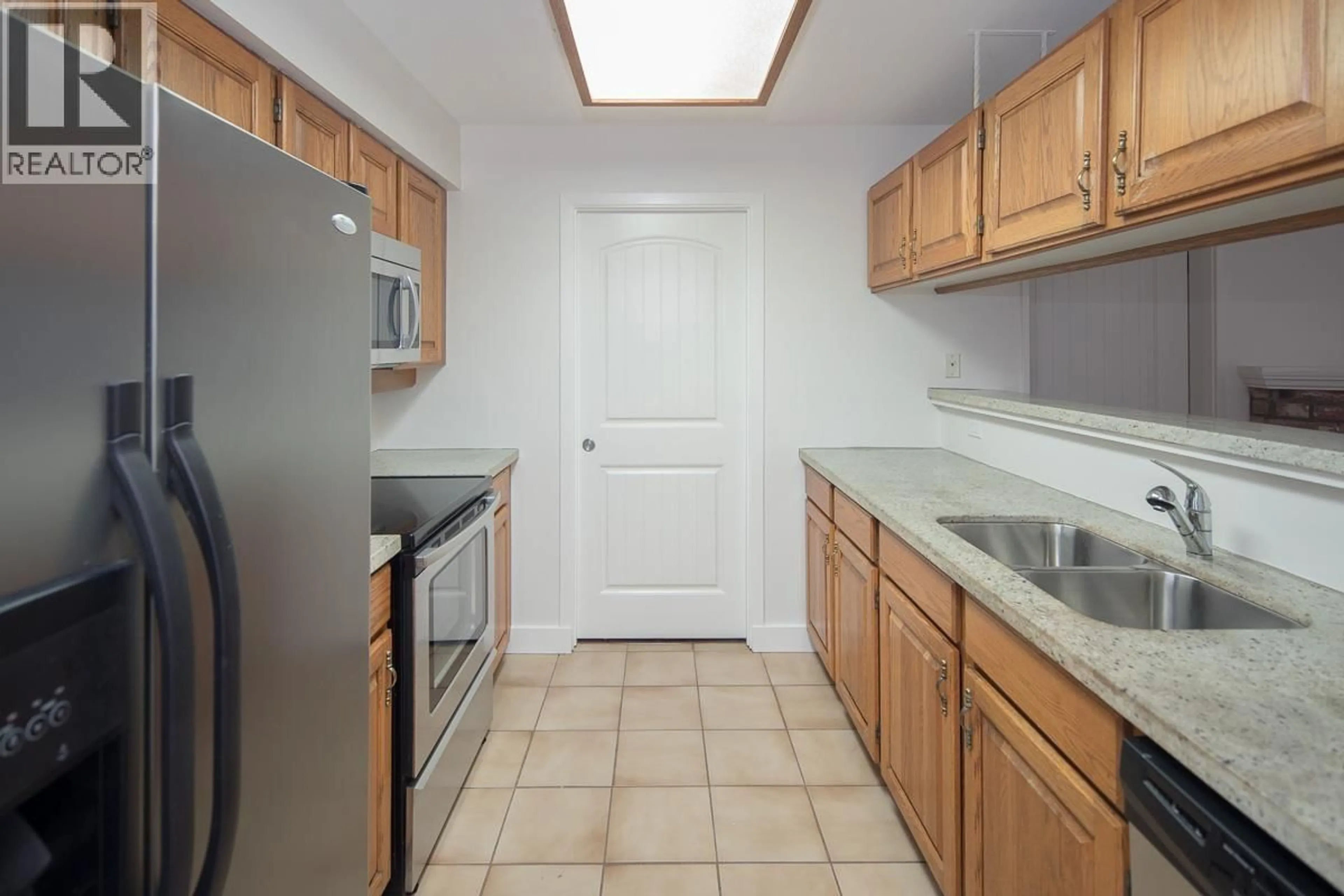Standard kitchen, ceramic/tile floor for 27 - 3980 CANADA WAY, Burnaby British Columbia V5G1G7