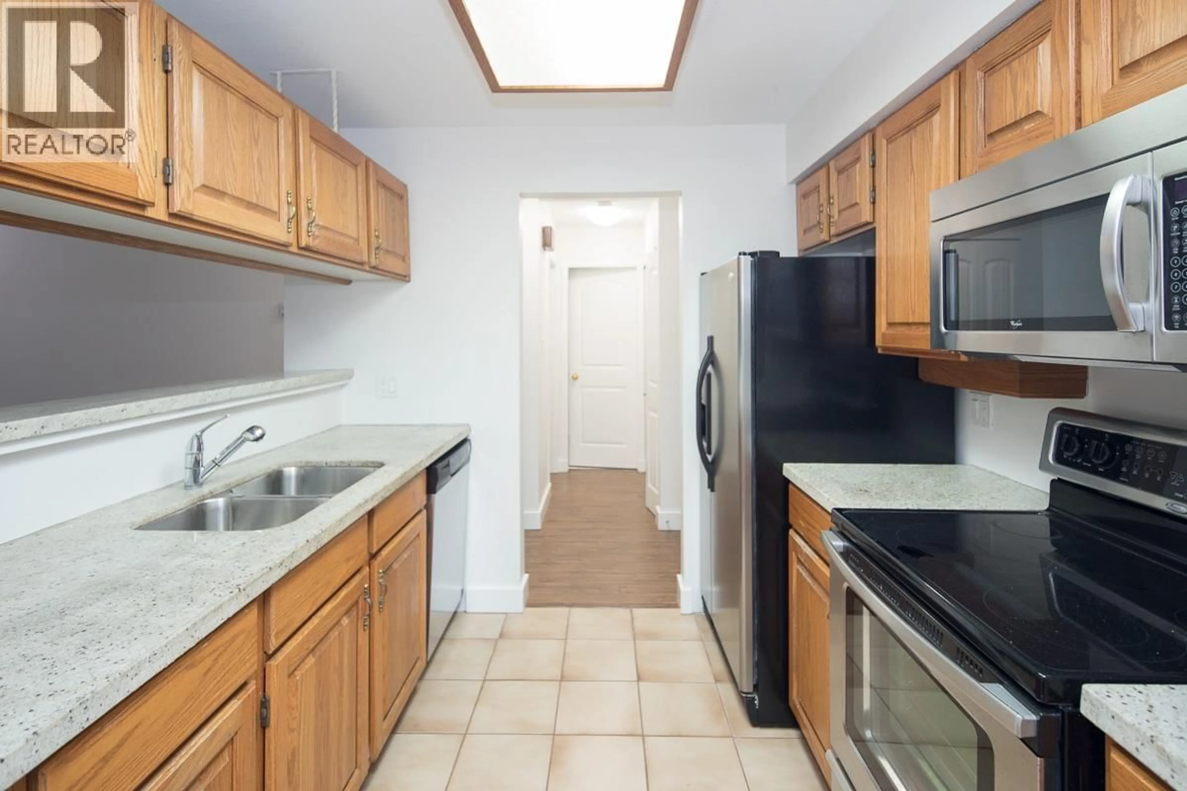 Standard kitchen, unknown for 27 - 3980 CANADA WAY, Burnaby British Columbia V5G1G7