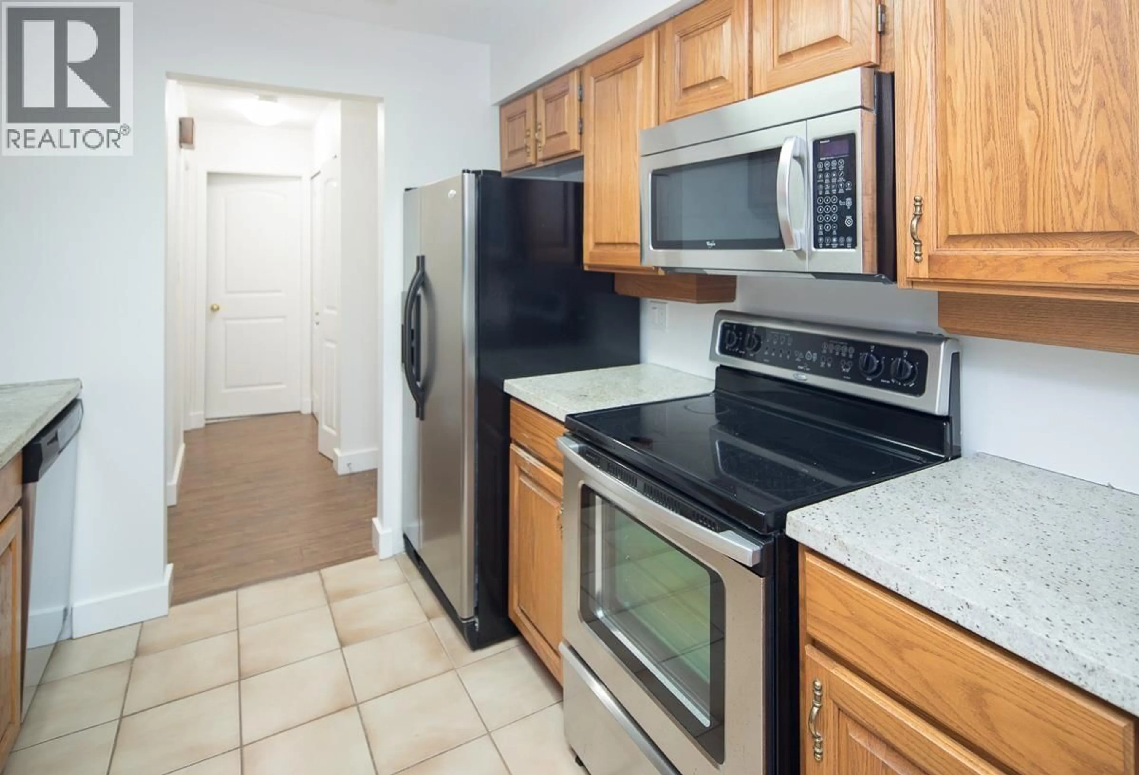 Standard kitchen, unknown for 27 - 3980 CANADA WAY, Burnaby British Columbia V5G1G7