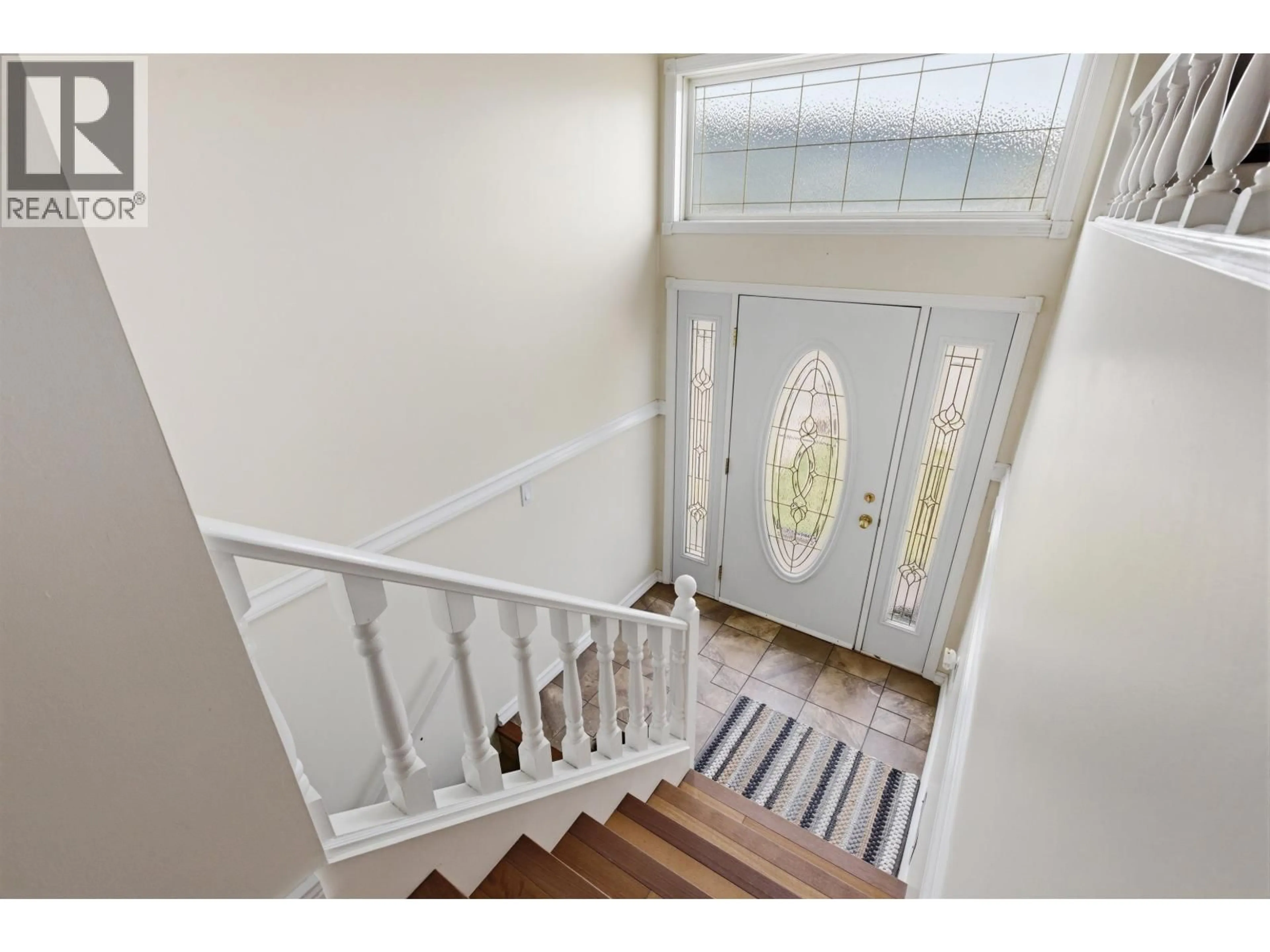 Indoor entryway for 300 MIDNIGHT DRIVE, Williams Lake British Columbia V2G4E2