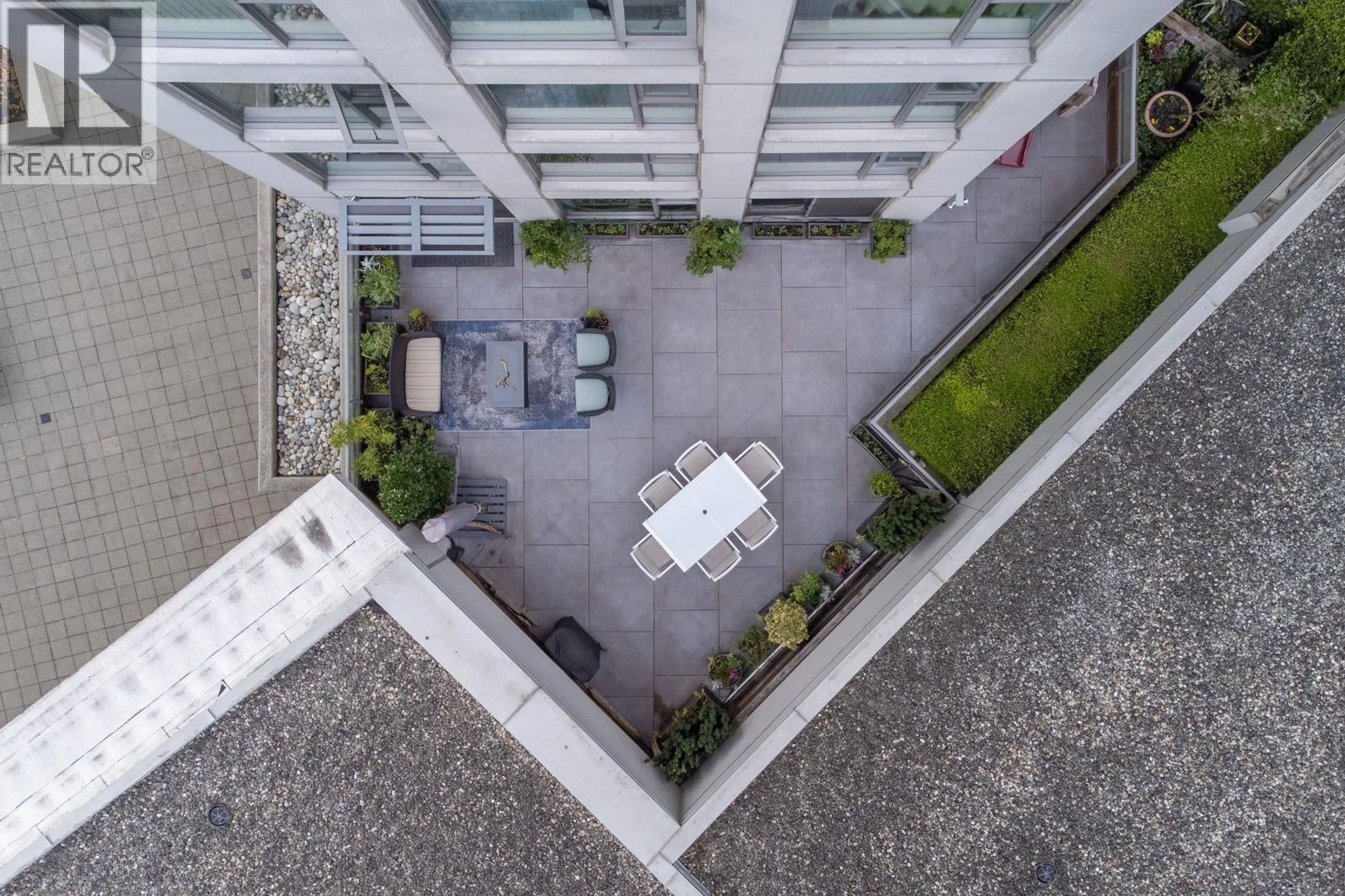 A pic from outside/outdoor area/front of a property/back of a property/a pic from drone, unknown for 307 - 1009 EXPO BOULEVARD, Vancouver British Columbia V6Z2V9