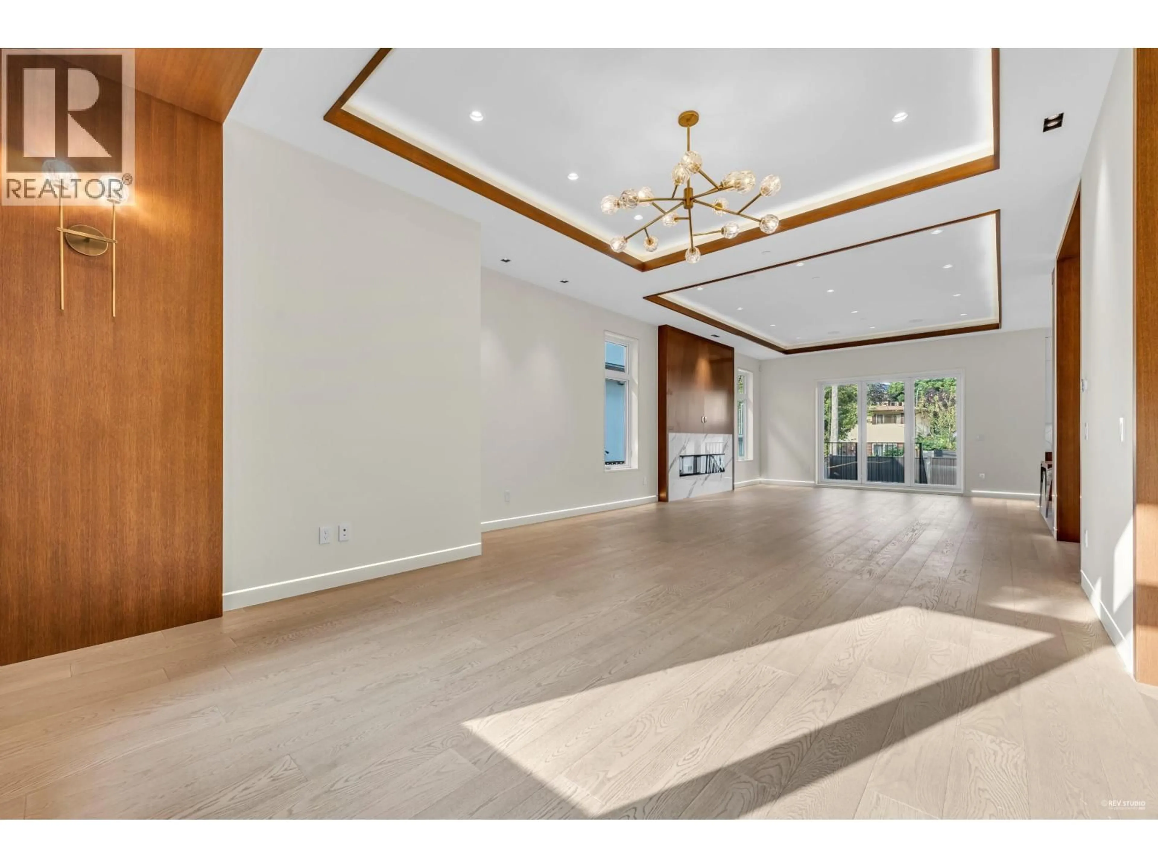 Indoor foyer for 4465 WALLACE STREET, Vancouver British Columbia V6S2J5