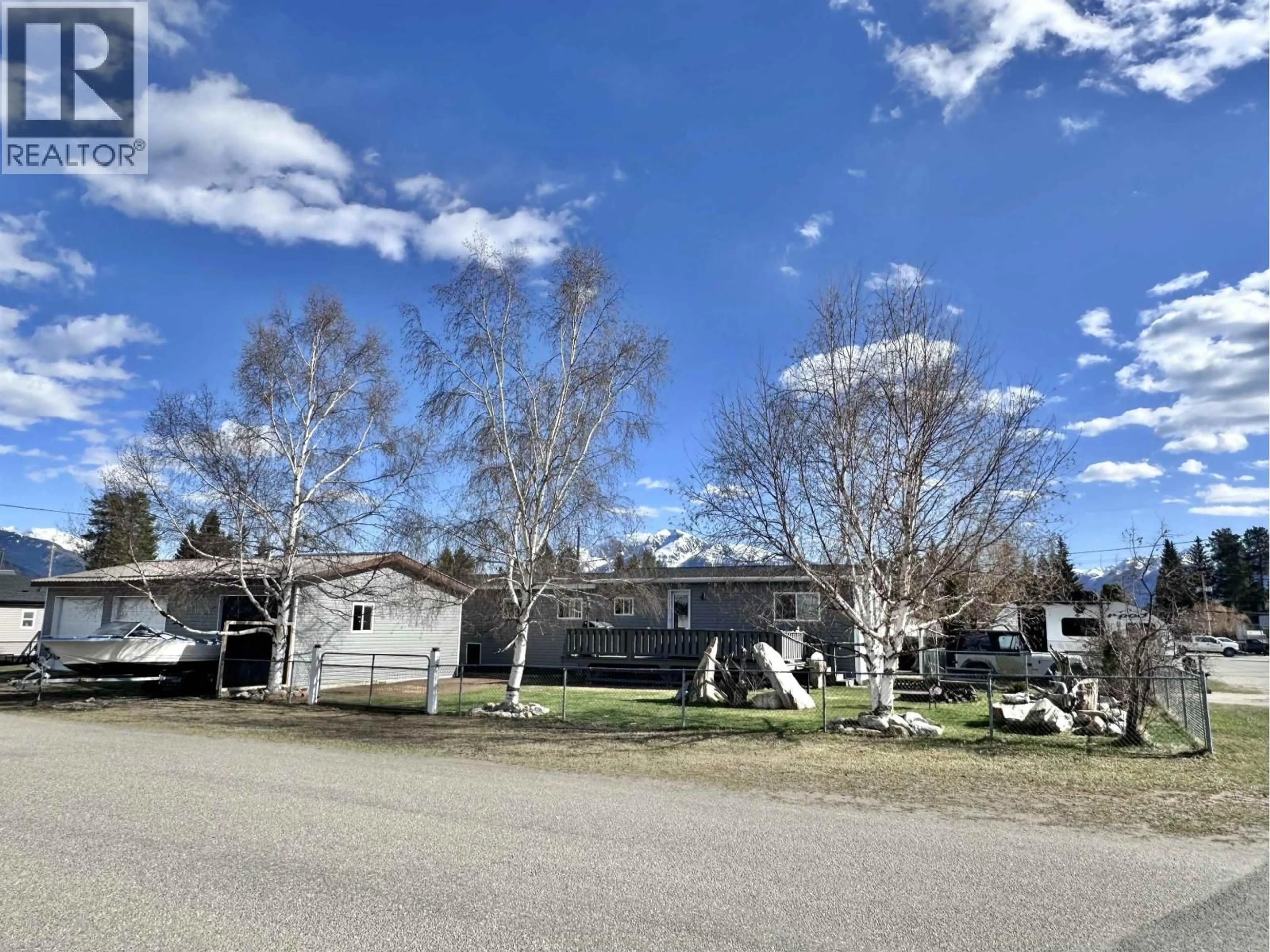 A pic from outside/outdoor area/front of a property/back of a property/a pic from drone, street for 41 CEDAR STREET, Valemount British Columbia V0E2Z0