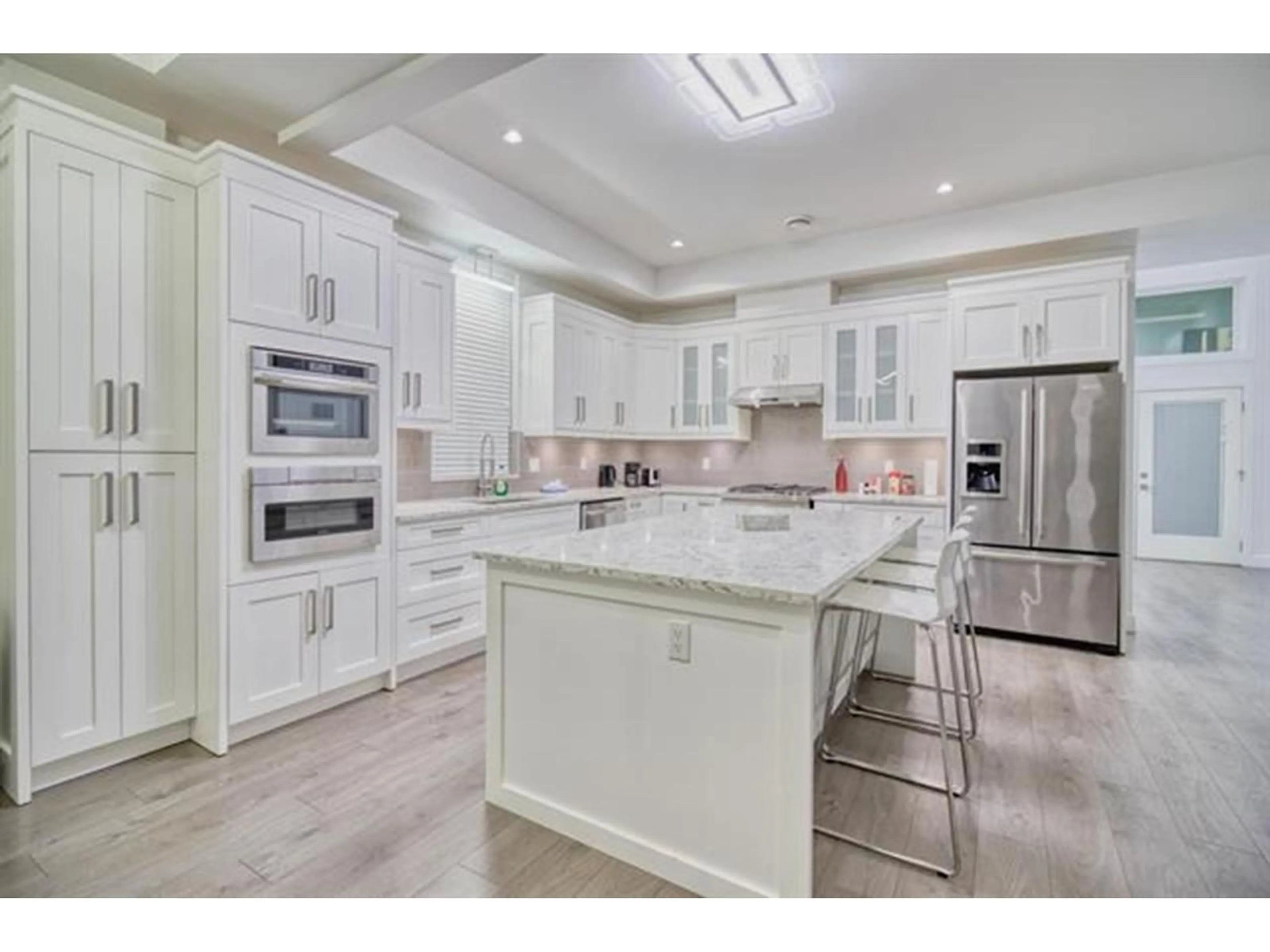 Open concept kitchen, ceramic/tile floor for 1892 KING GEORGE BOULEVARD, Surrey British Columbia V4A5A1