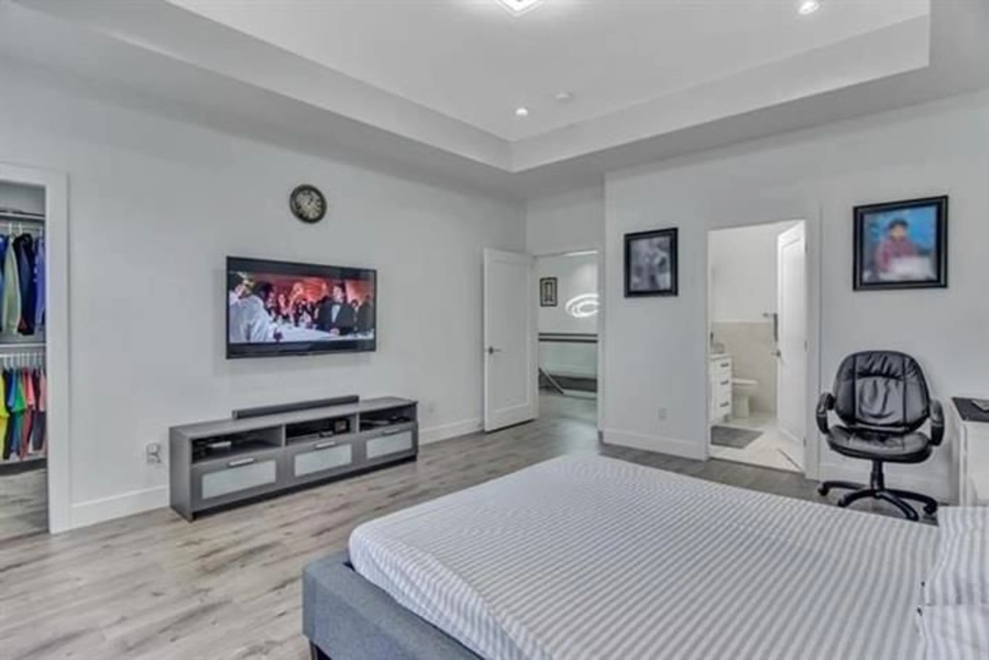 A pic of a room for 1892 KING GEORGE BOULEVARD, Surrey British Columbia V4A5A1