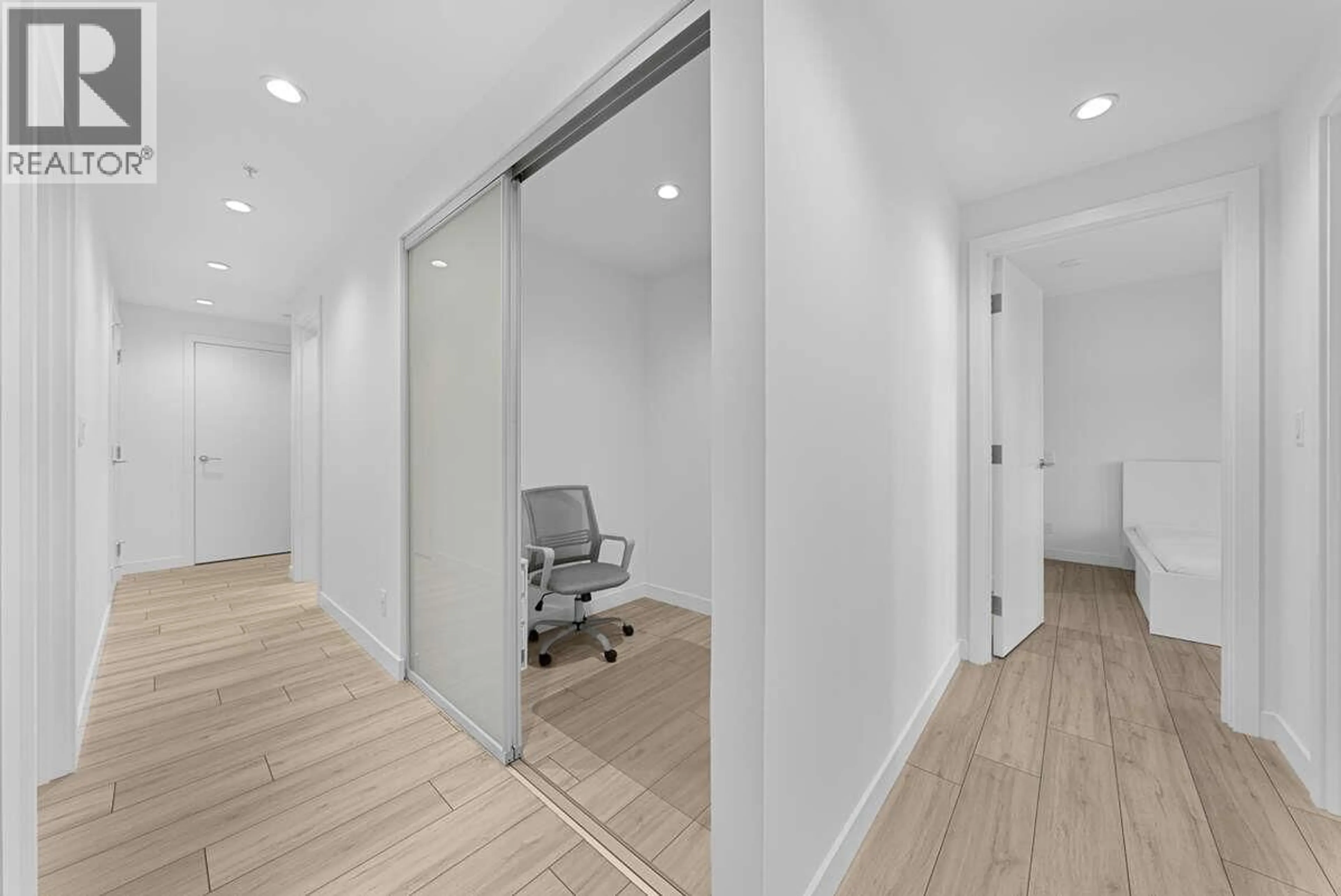 Unknown for 6080 MCKAY AVENUE, Burnaby British Columbia V5H0J4