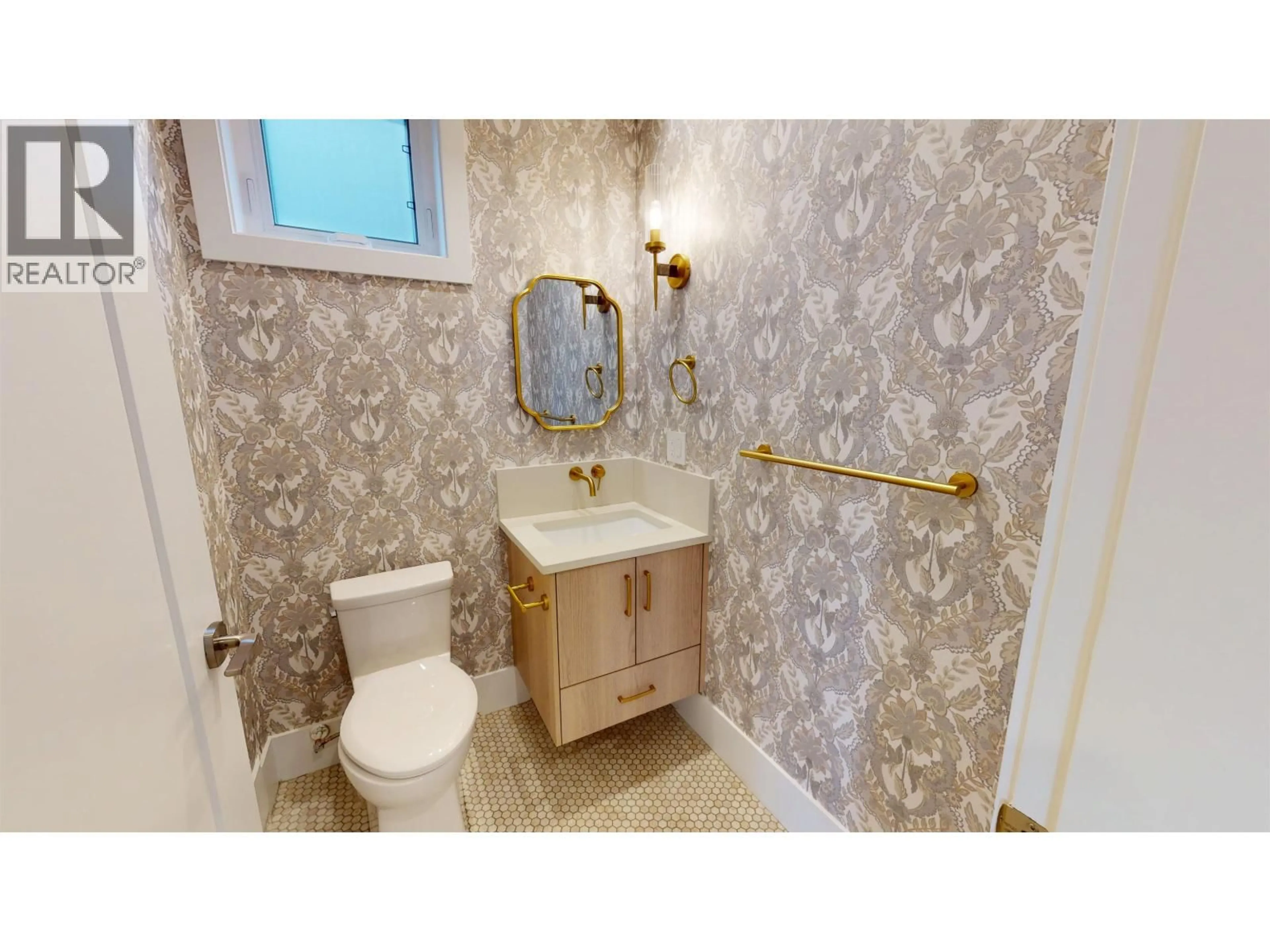 Standard bathroom, ceramic/tile floor for 1 - 2528 TURNER STREET, Vancouver British Columbia V5K2E8