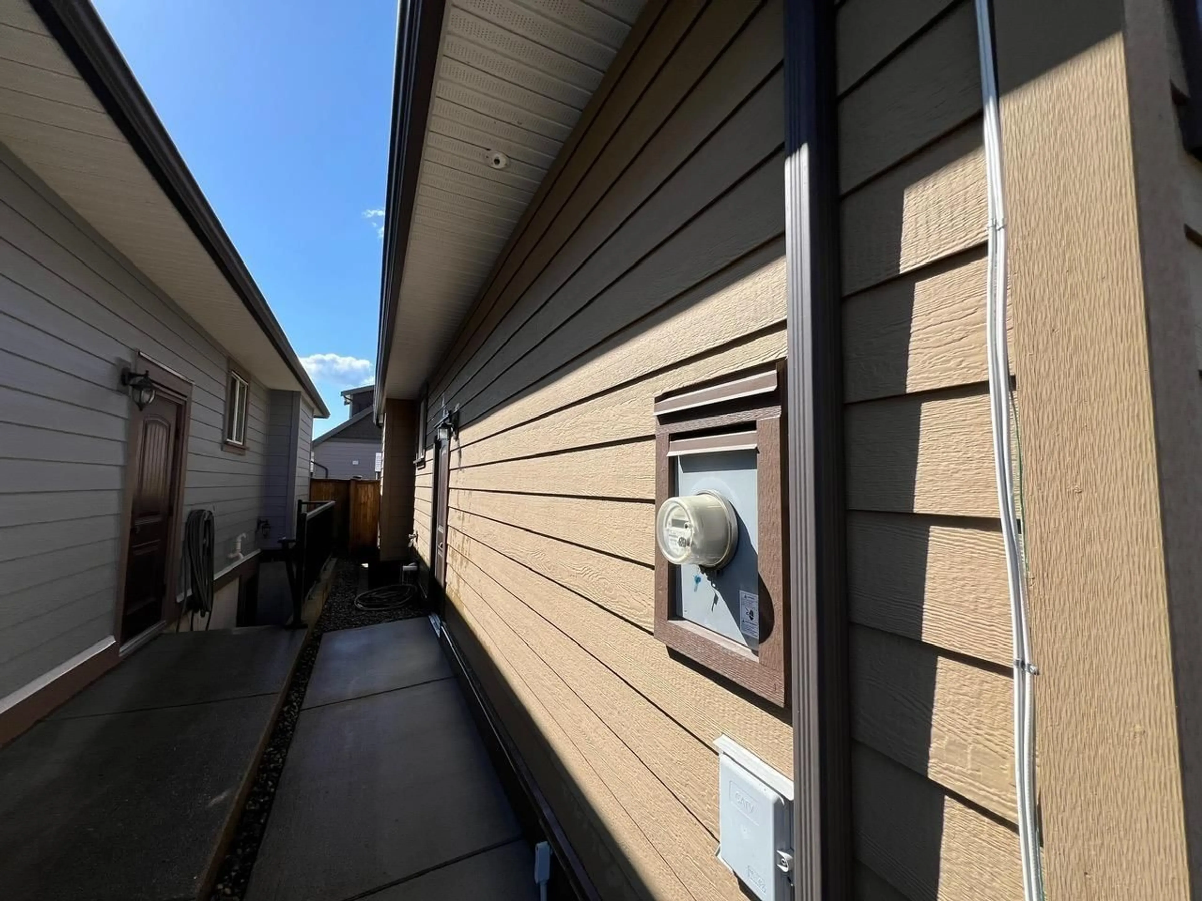 Home with vinyl exterior material, street for 16 - 6110 MILLER DRIVE, Chilliwack British Columbia V2R2H4