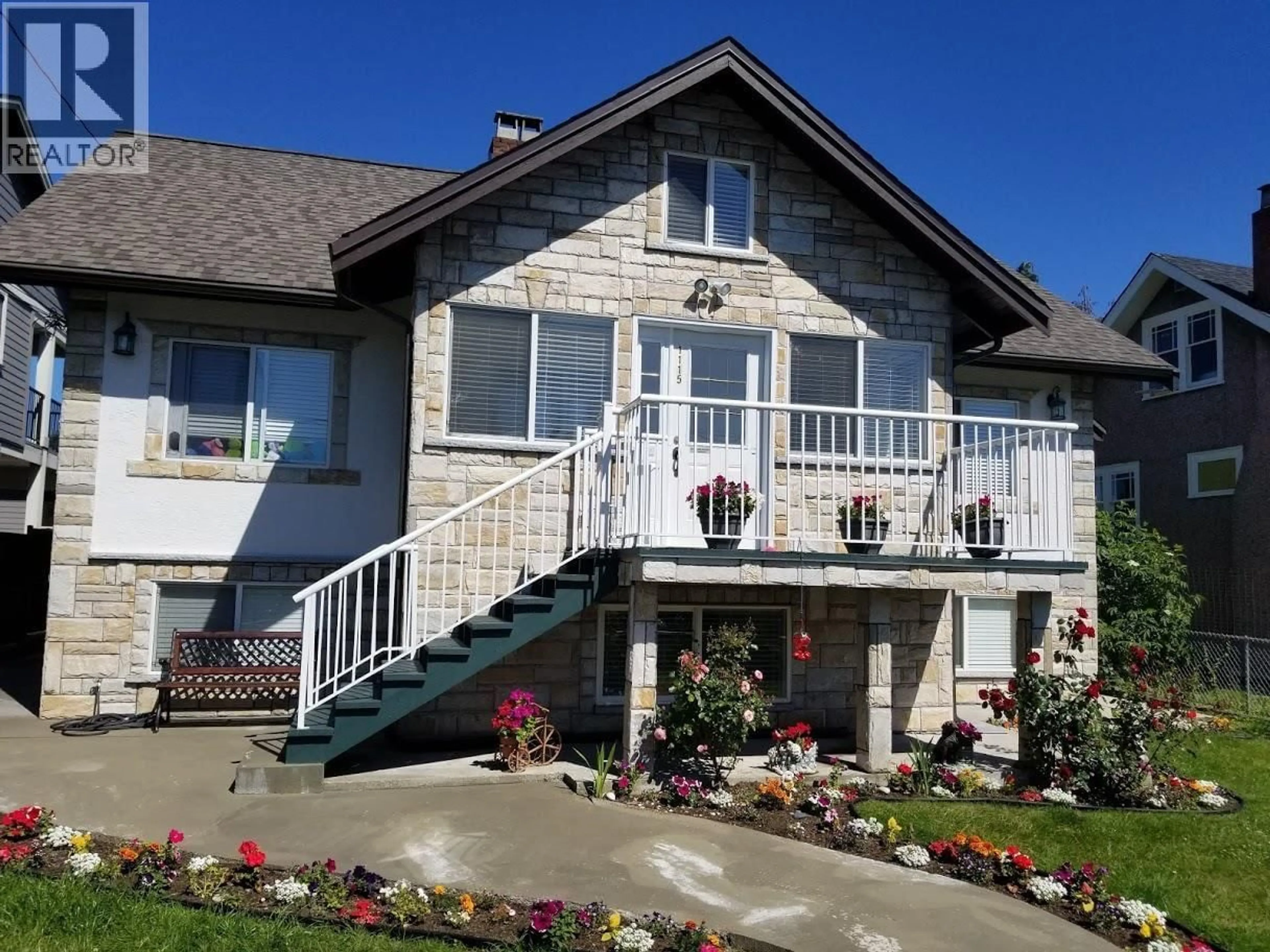 Home with vinyl exterior material, unknown for 1115 DUBLIN STREET, New Westminster British Columbia V3M2Z1