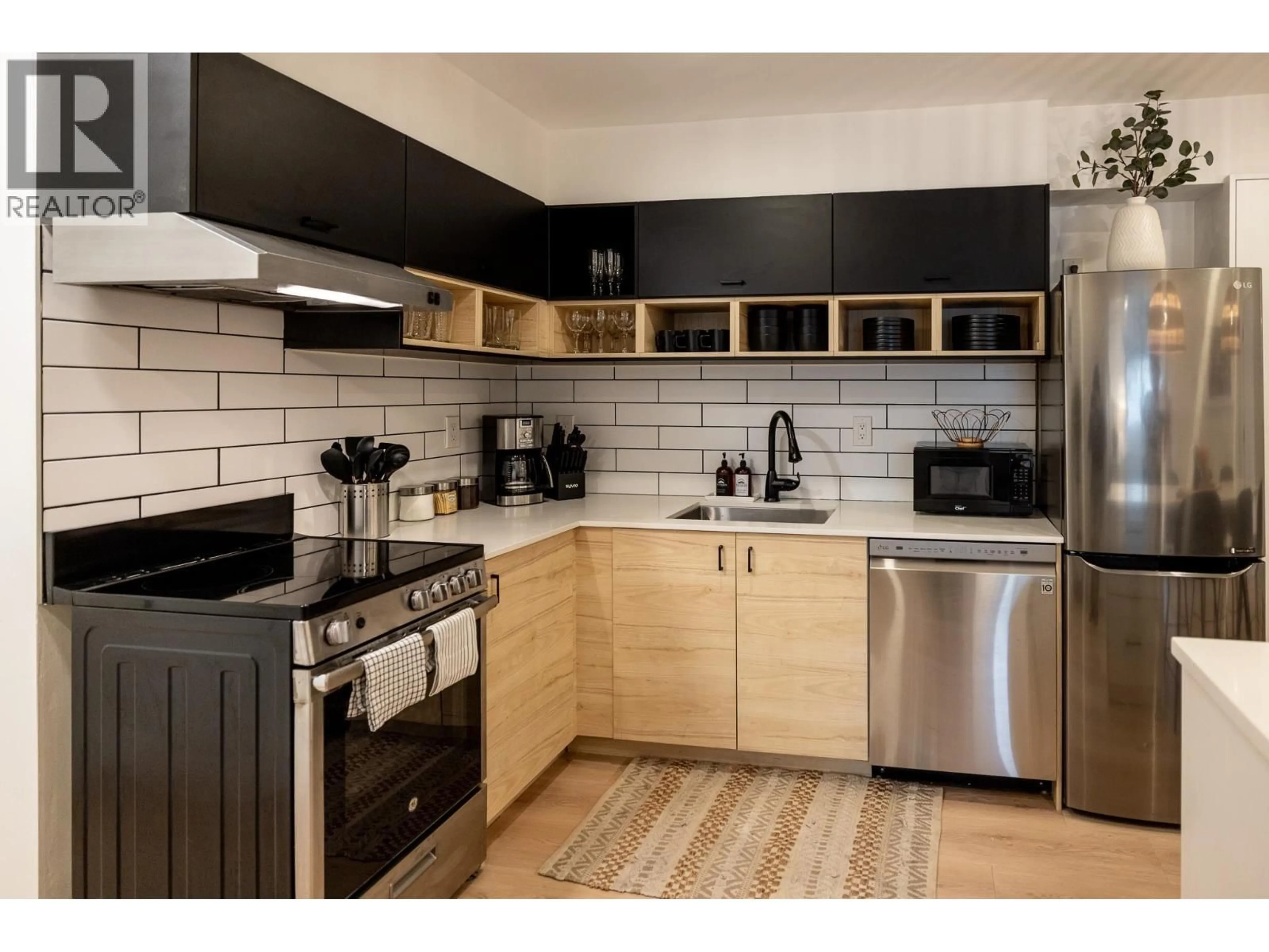 Unknown for 100 - 2021 KAREN CRESCENT, Whistler British Columbia V8E0H1