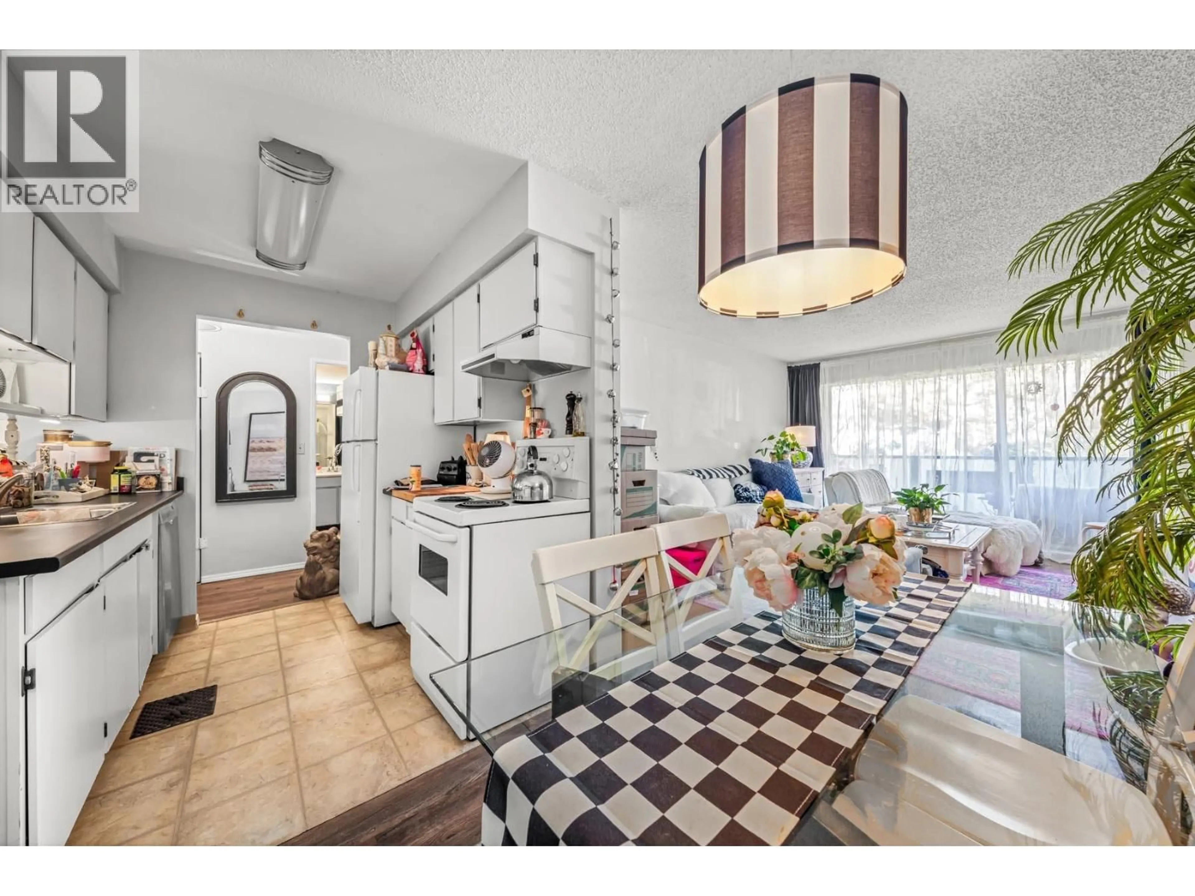 Open concept kitchen, ceramic/tile floor for 207 - 230 MOWAT STREET, New Westminster British Columbia V3M4B2