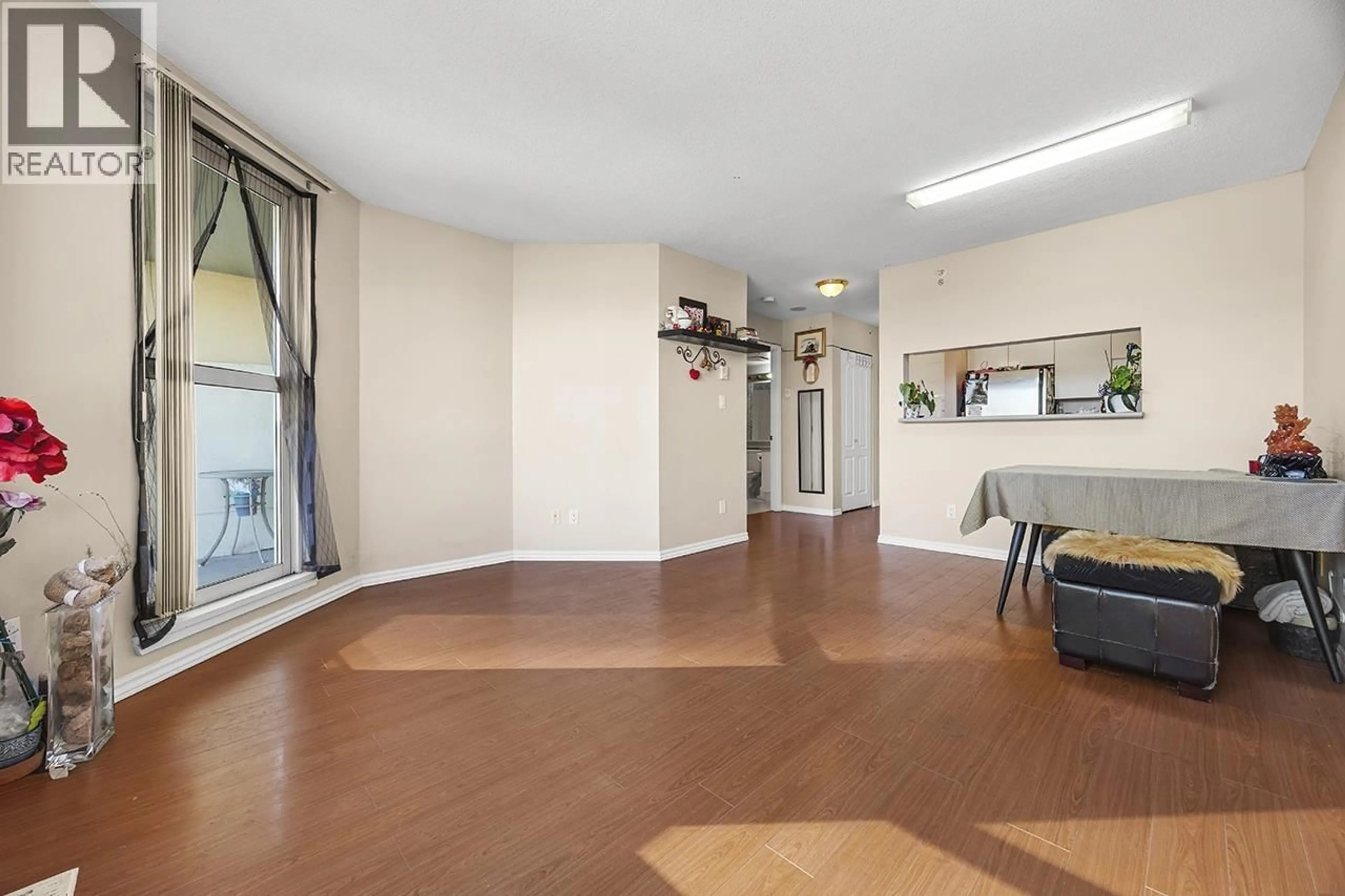 A pic of a room for 910 - 3489 ASCOT PLACE, Vancouver British Columbia V5R6B6