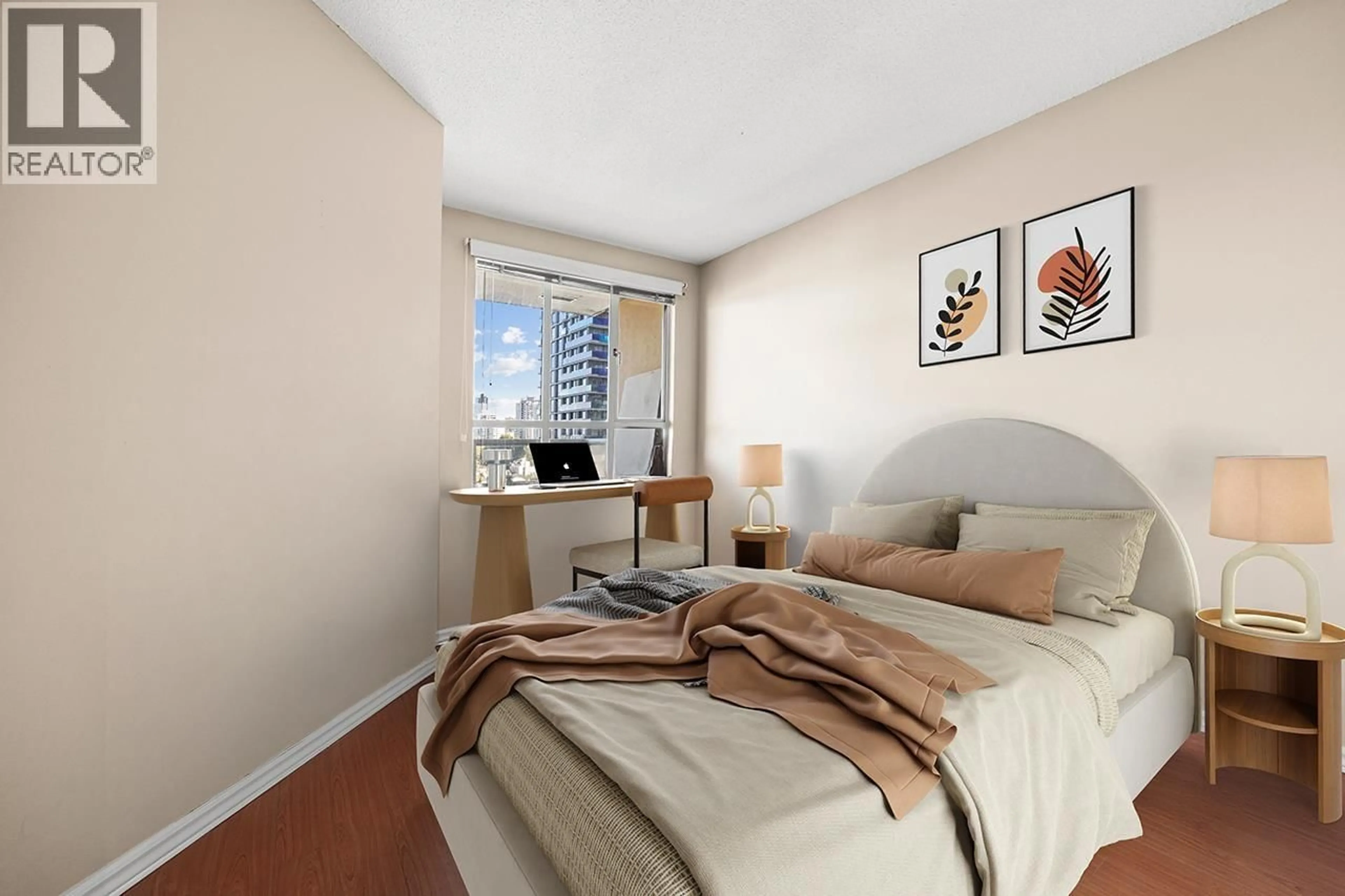 Bedroom with bed, carpet floor for 910 - 3489 ASCOT PLACE, Vancouver British Columbia V5R6B6