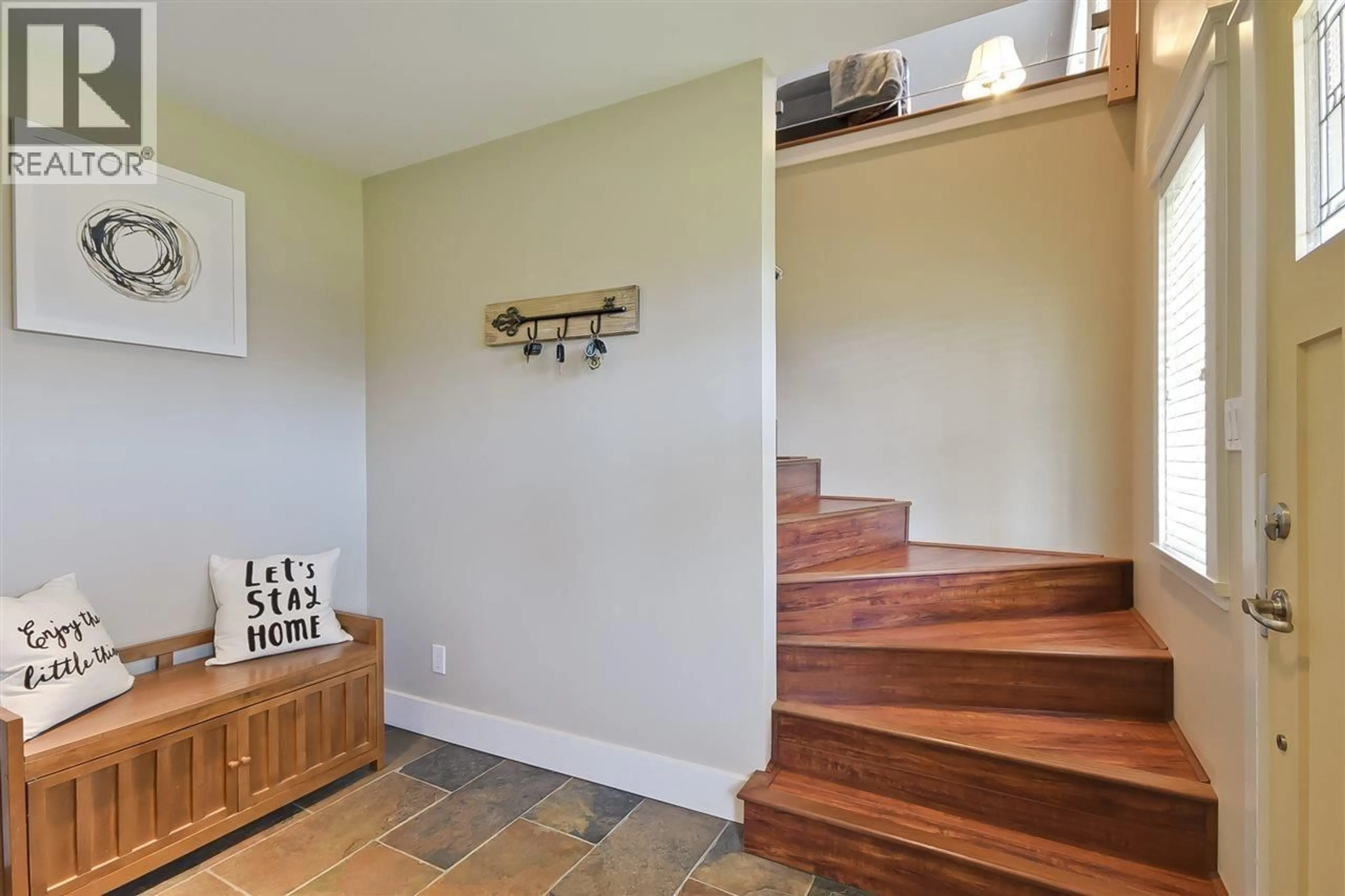 Indoor entryway for 5046 MASSEY DRIVE, Delta British Columbia V4K1B5