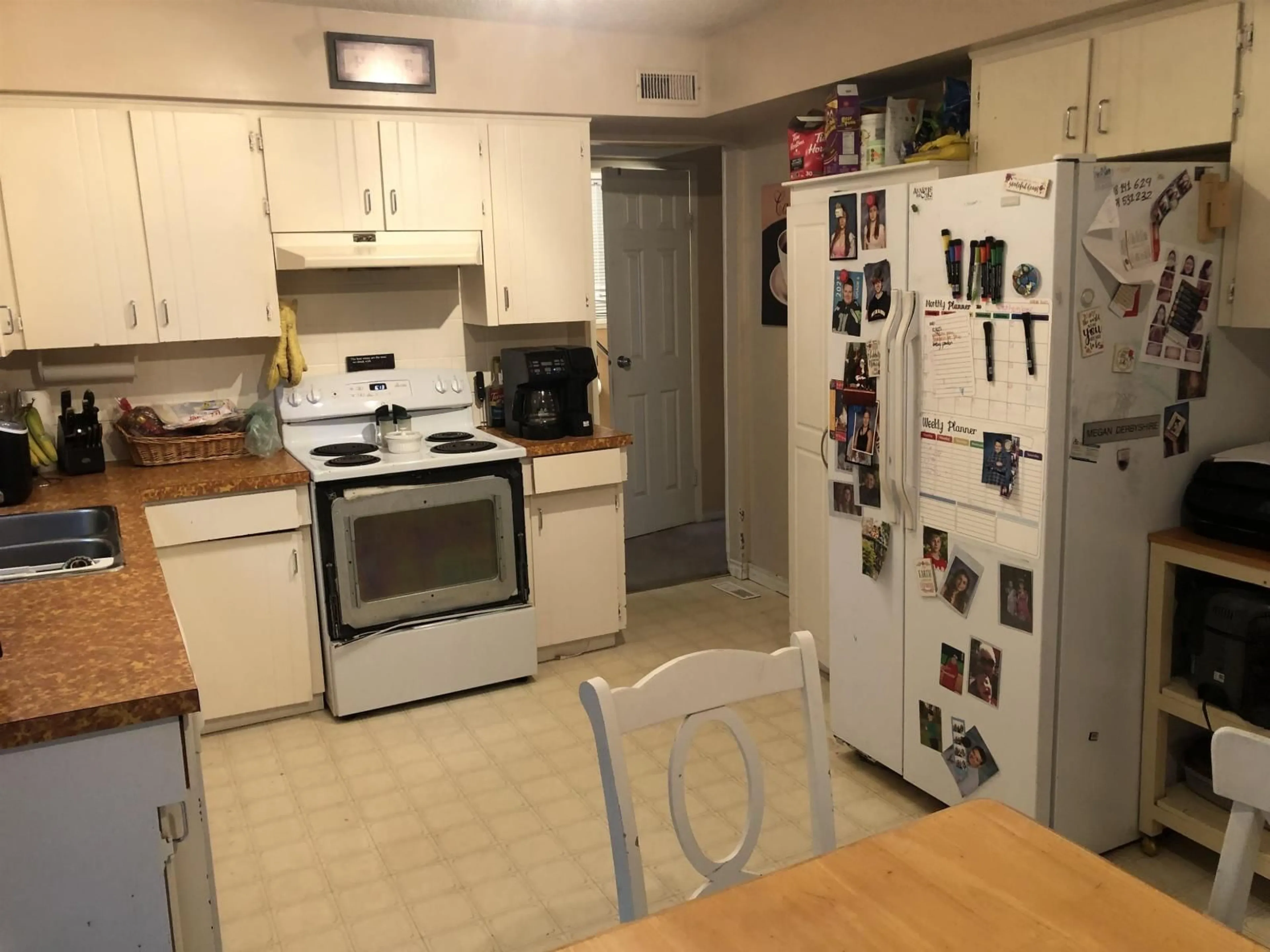 Standard kitchen, unknown for 11577 PARKWOOD PLACE, Delta British Columbia V4C7L1