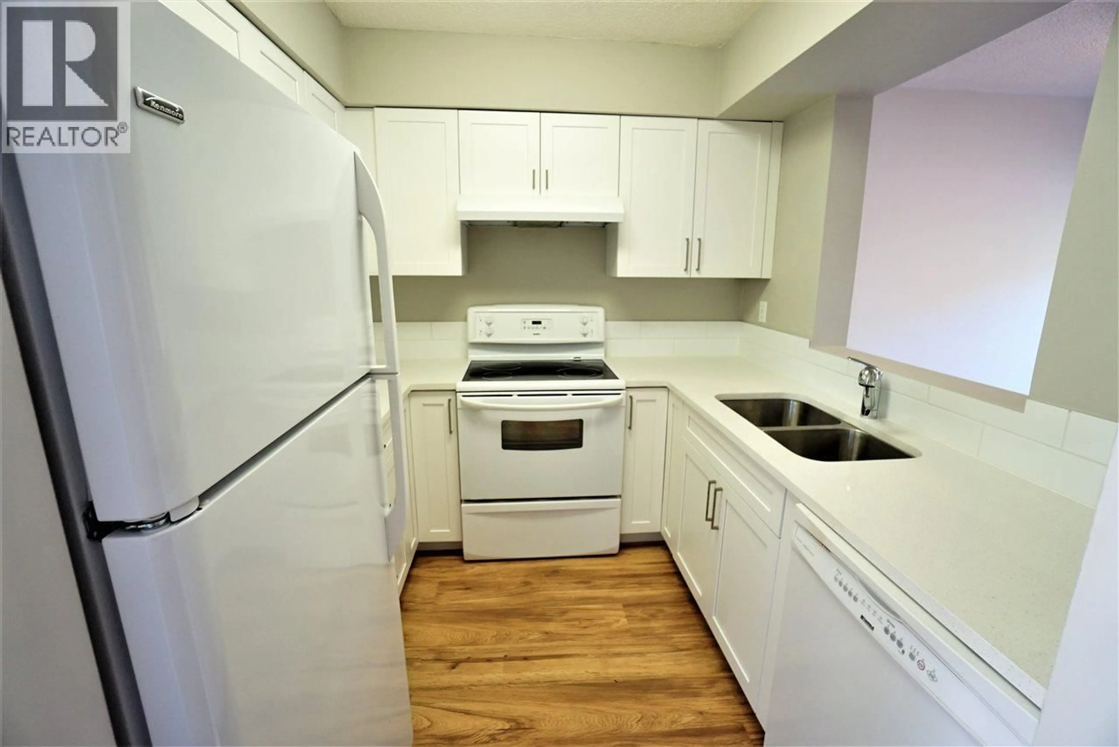 Standard kitchen, unknown for 4191 TYSON PLACE, Richmond British Columbia V7C4T5