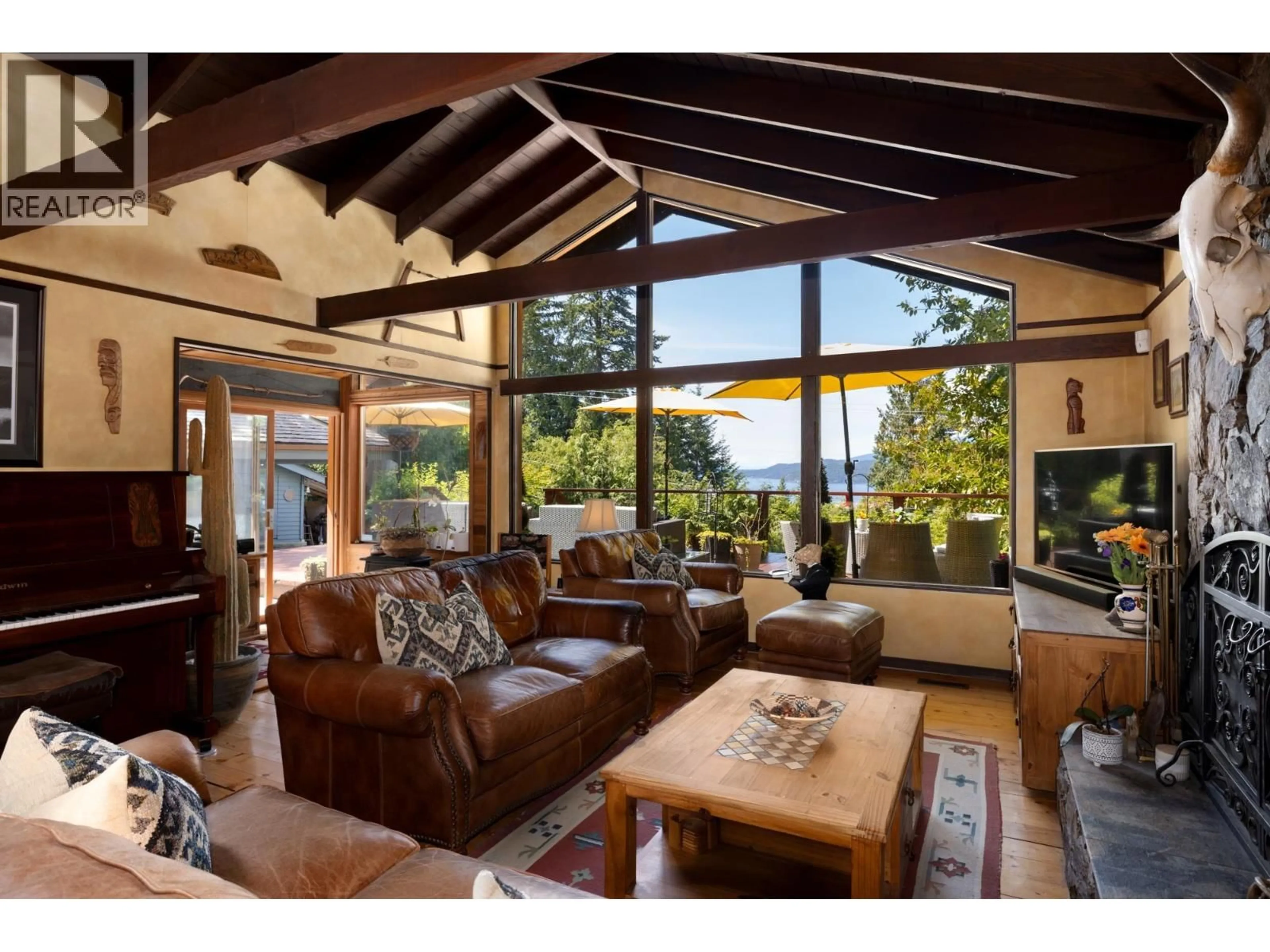 Living room with furniture, unknown for 315 BAYVIEW ROAD, Lions Bay British Columbia V0N2E0