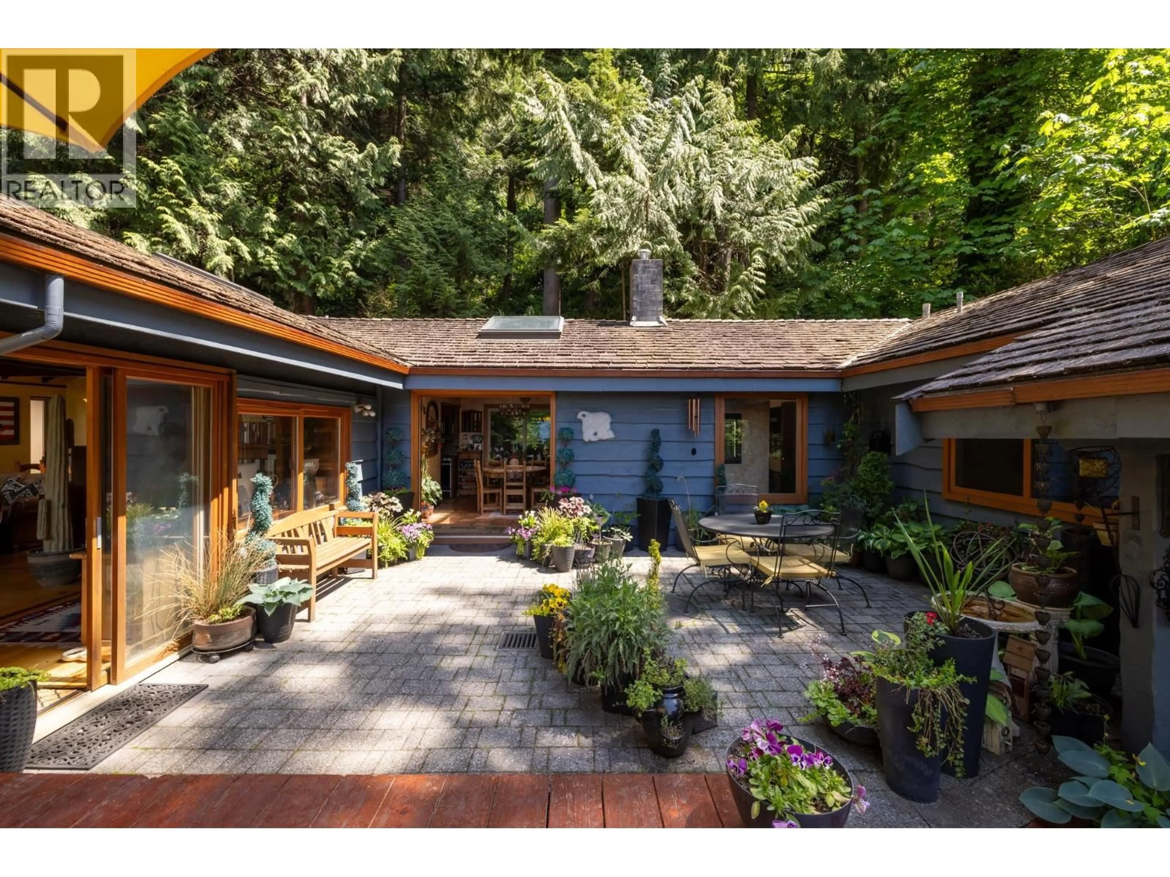Patio, unknown for 315 BAYVIEW ROAD, Lions Bay British Columbia V0N2E0