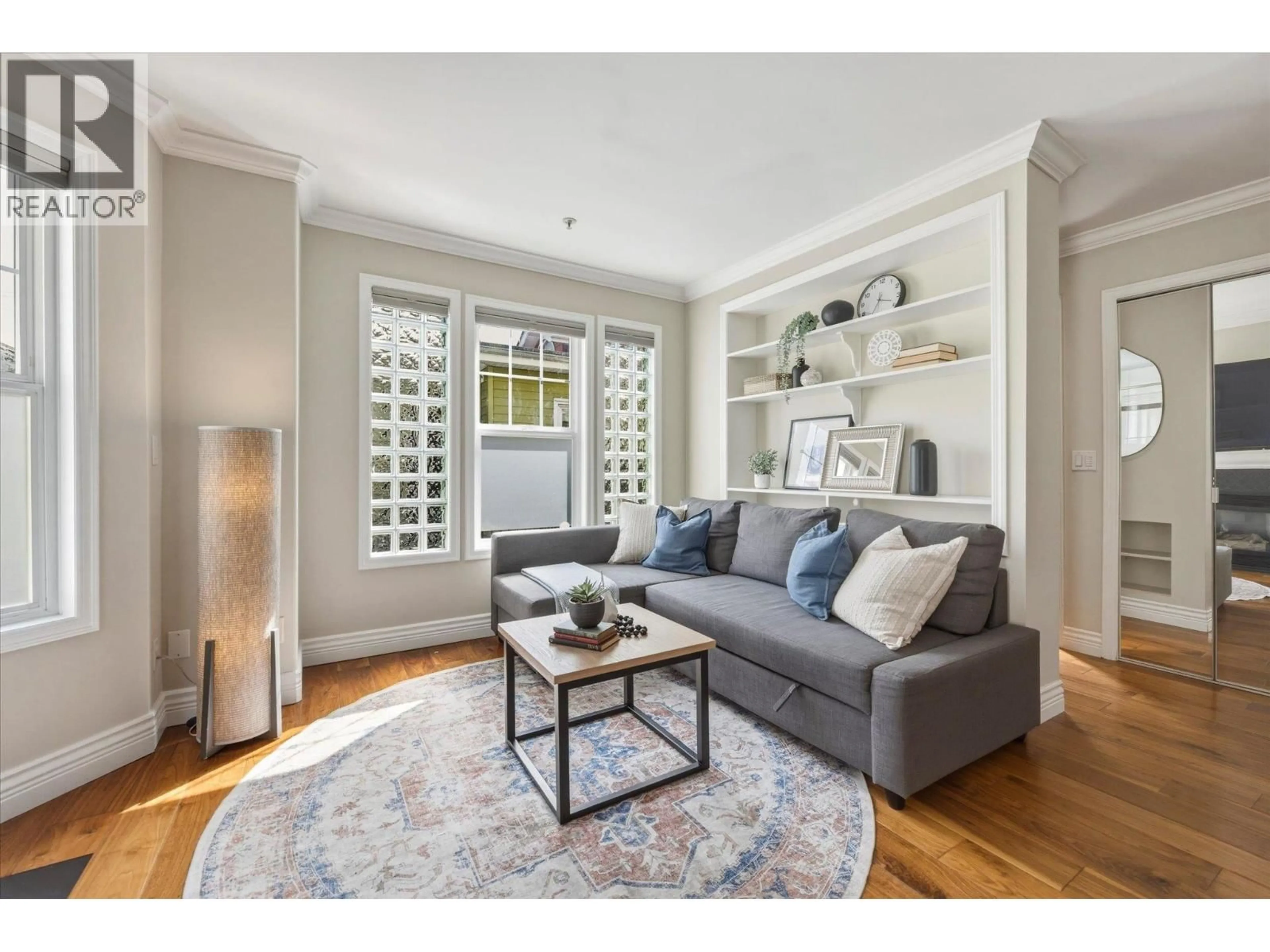 Living room with furniture, unknown for 315 - 962 16TH AVENUE, Vancouver British Columbia V5Z1T2