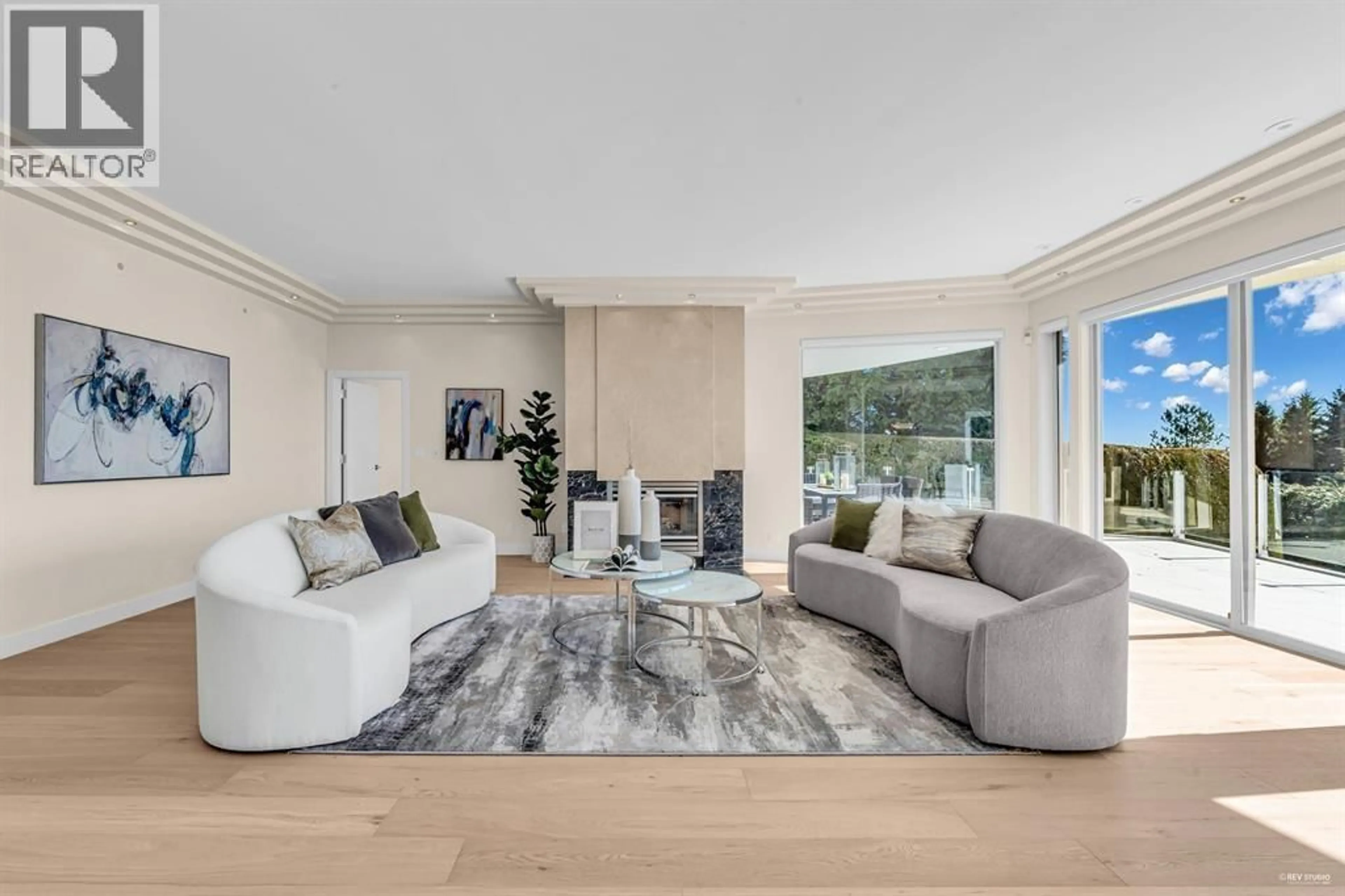 Living room with furniture, unknown for 1407 BRAMWELL ROAD, West Vancouver British Columbia V7S2N8