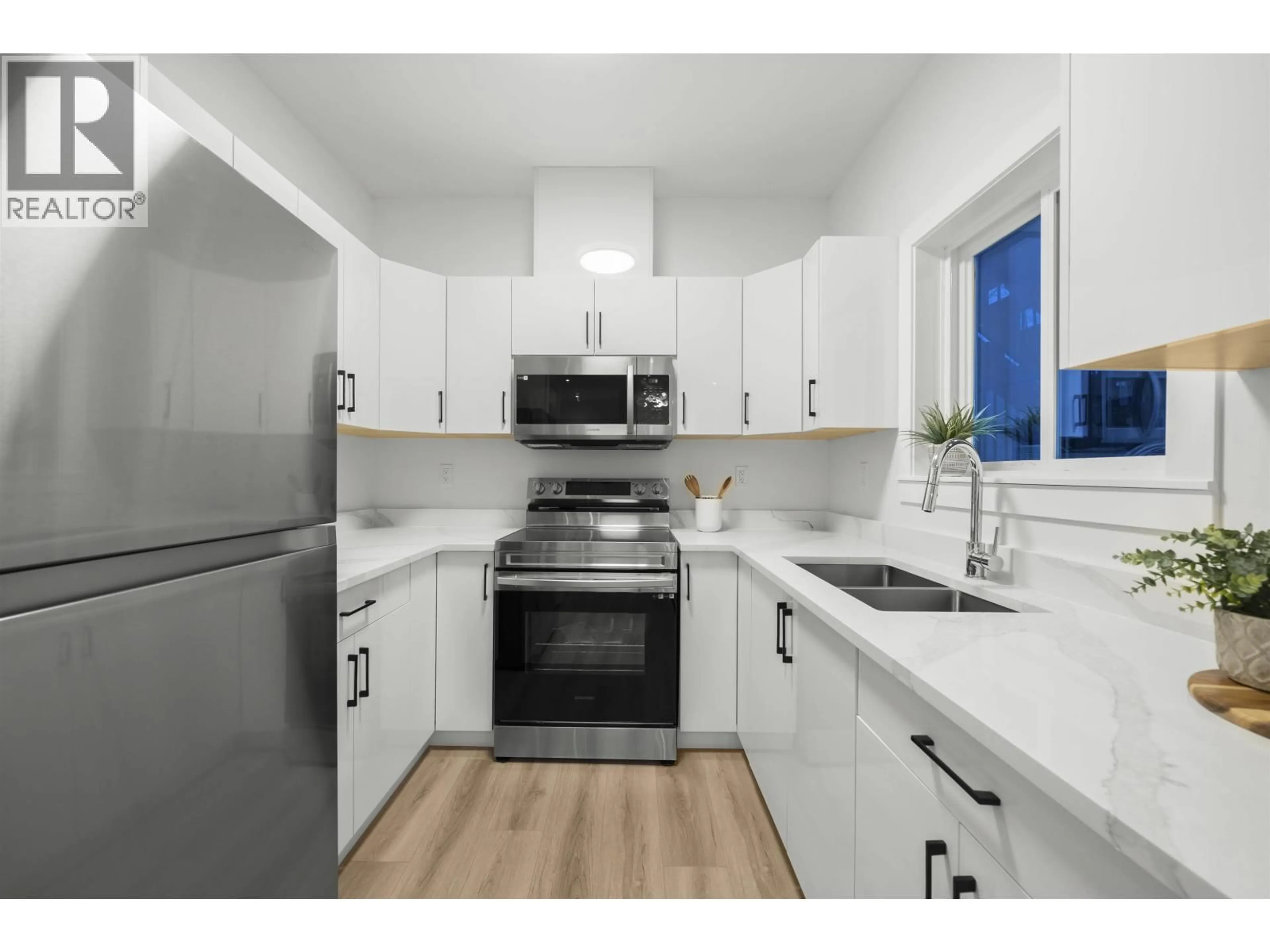 Standard kitchen, unknown for 11018 243B STREET, Maple Ridge British Columbia V2W1H5