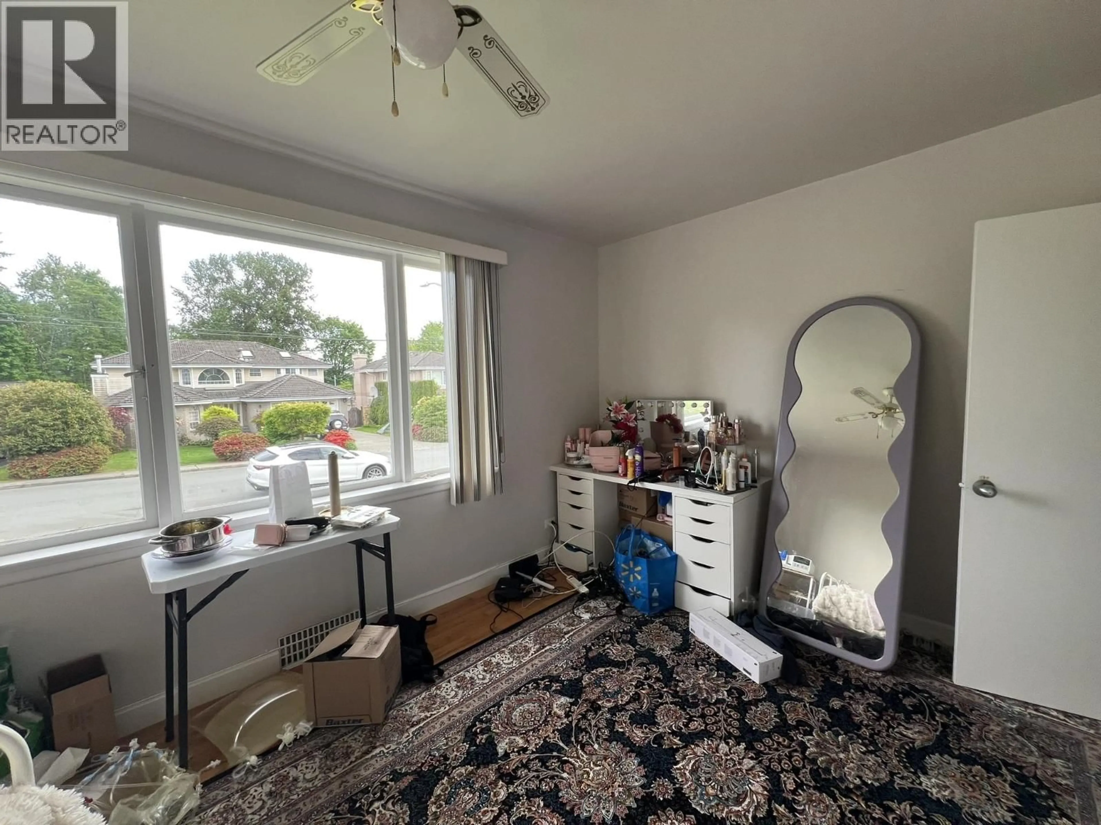 A pic of a room for 6921 WINCH STREET, Burnaby British Columbia V5B2L7