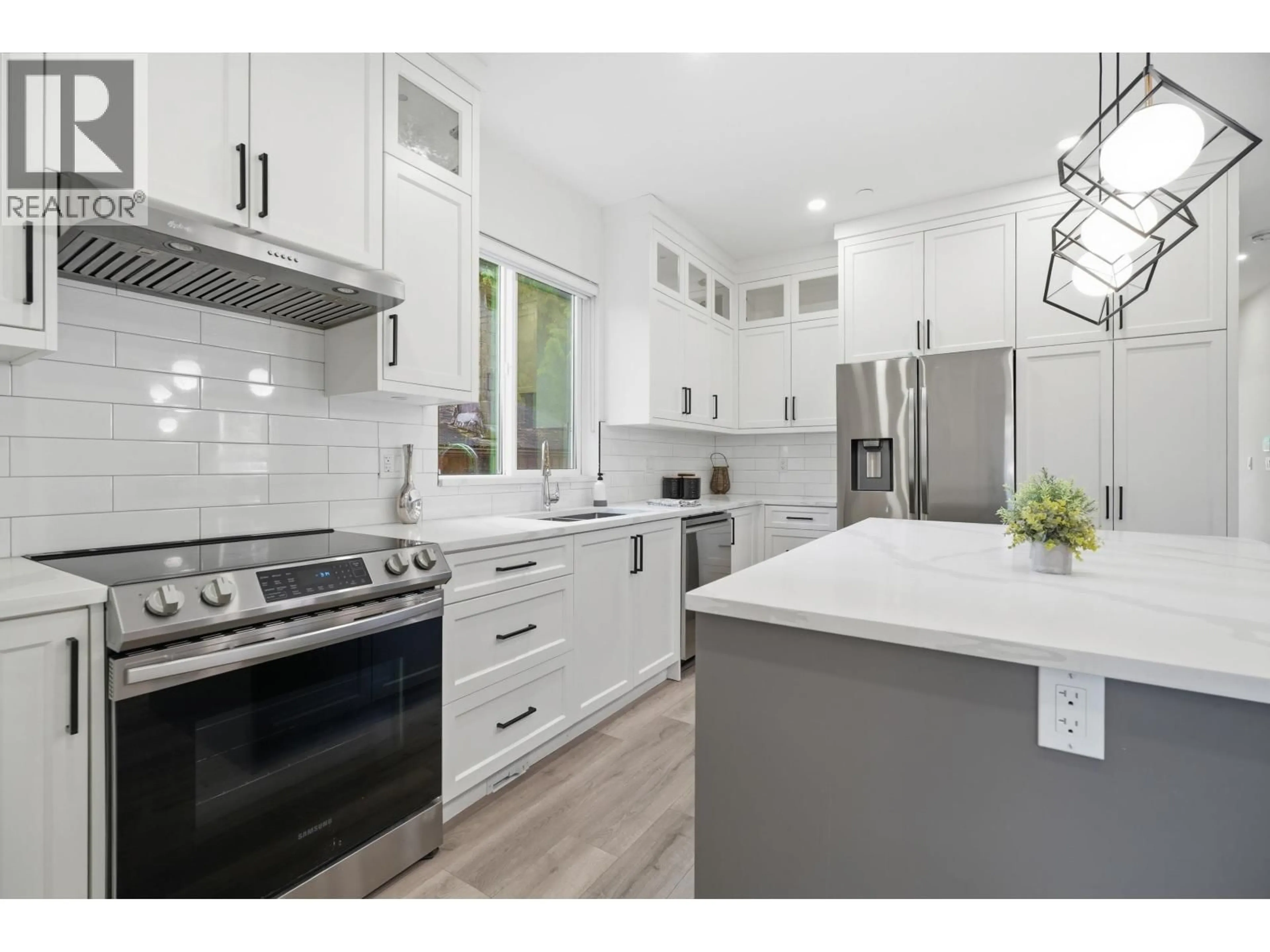 Open concept kitchen, unknown for 3858 COAST MERIDIAN ROAD, Port Coquitlam British Columbia V3B2V1