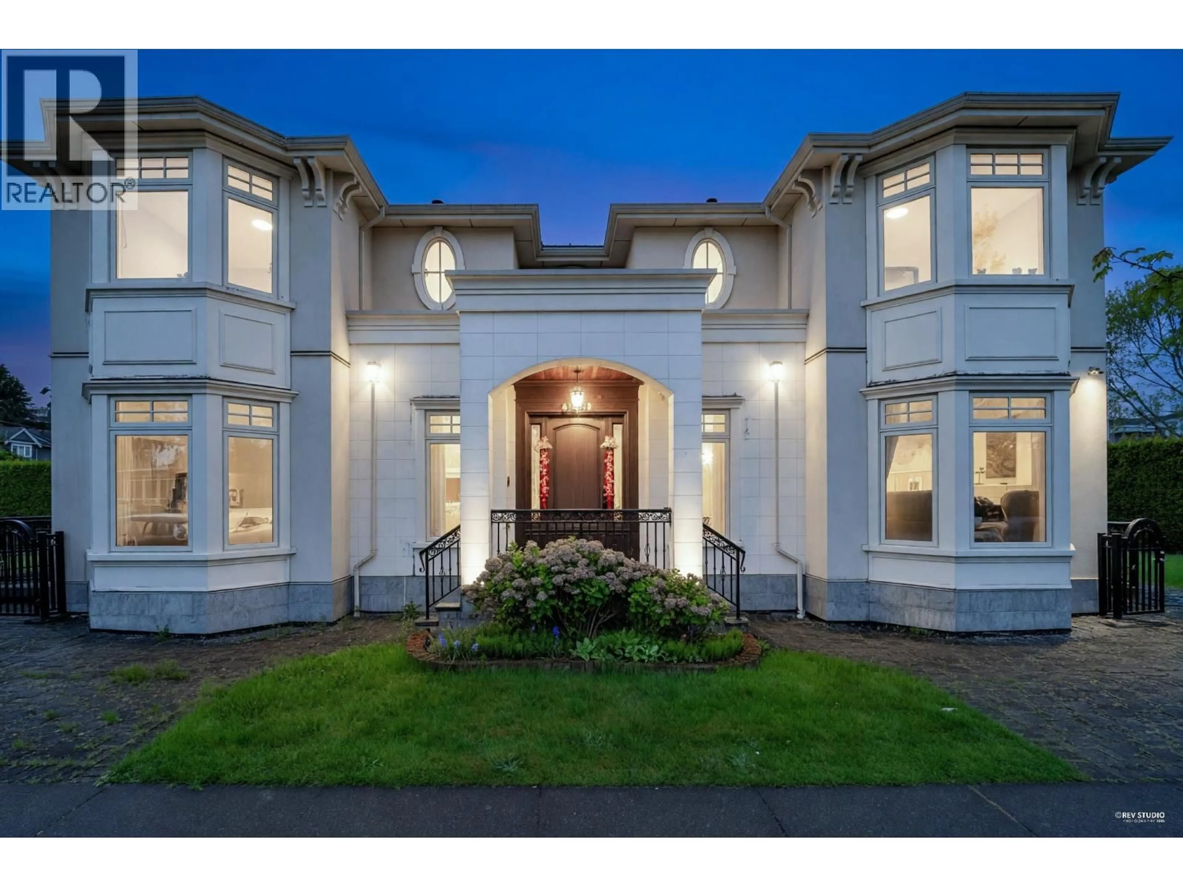 Unknown for 3439 BALACLAVA STREET, Vancouver British Columbia V6L2S7