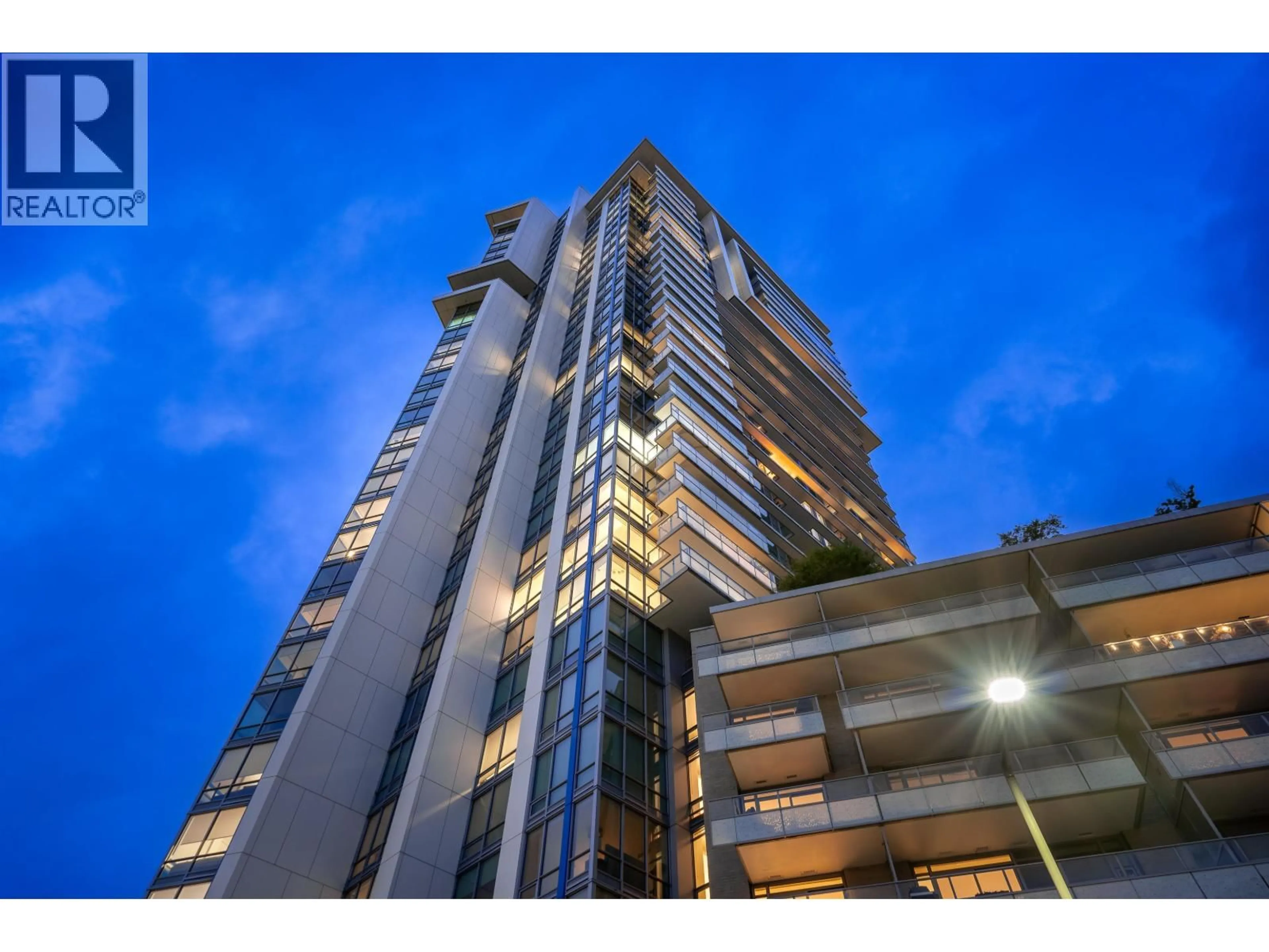Indoor foyer for 2406 - 1500 FERN STREET, North Vancouver British Columbia V7J0E6