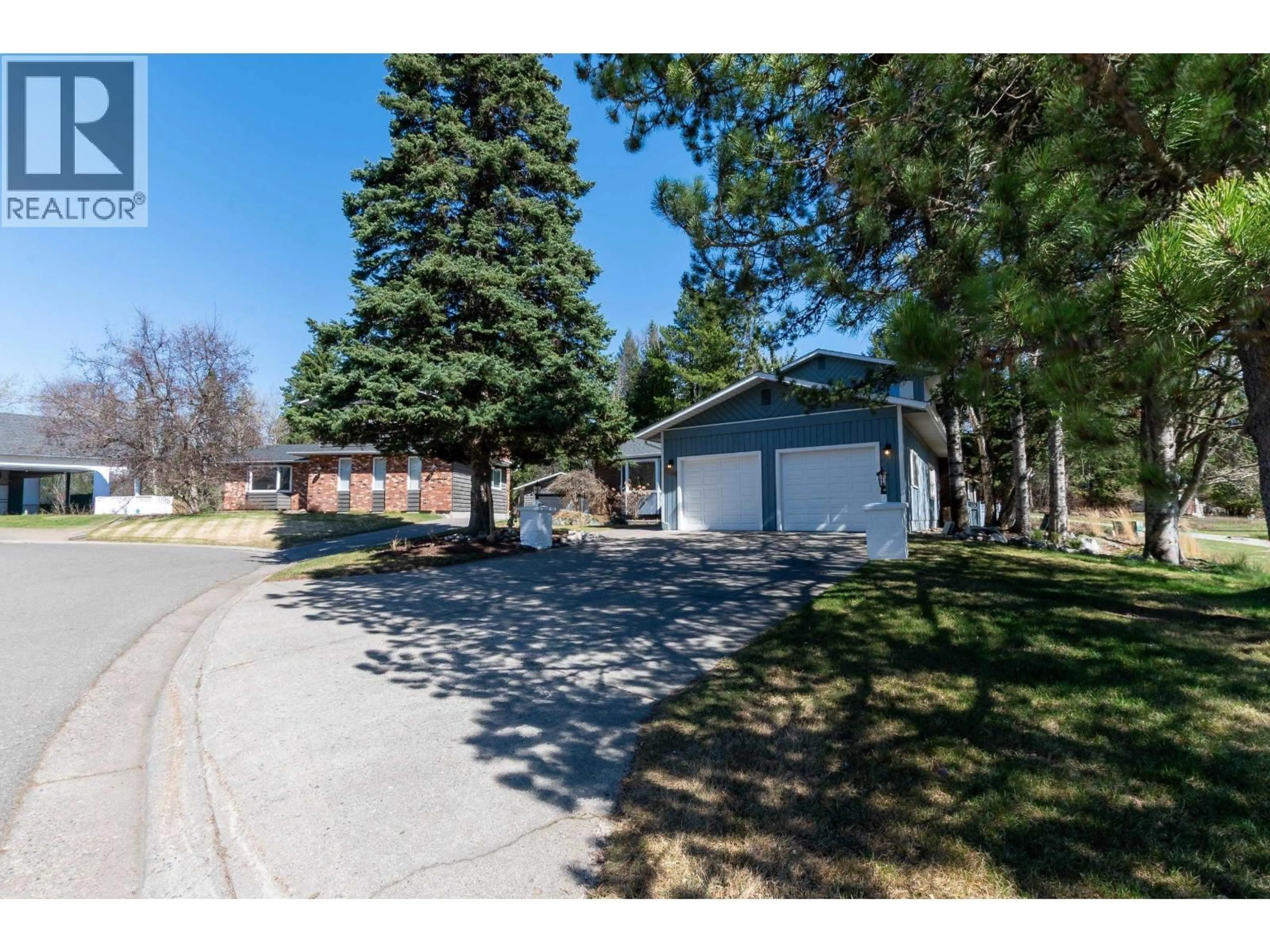 A pic from outside/outdoor area/front of a property/back of a property/a pic from drone, street for 5554 MURRAY PLACE, Prince George British Columbia V2N3P4