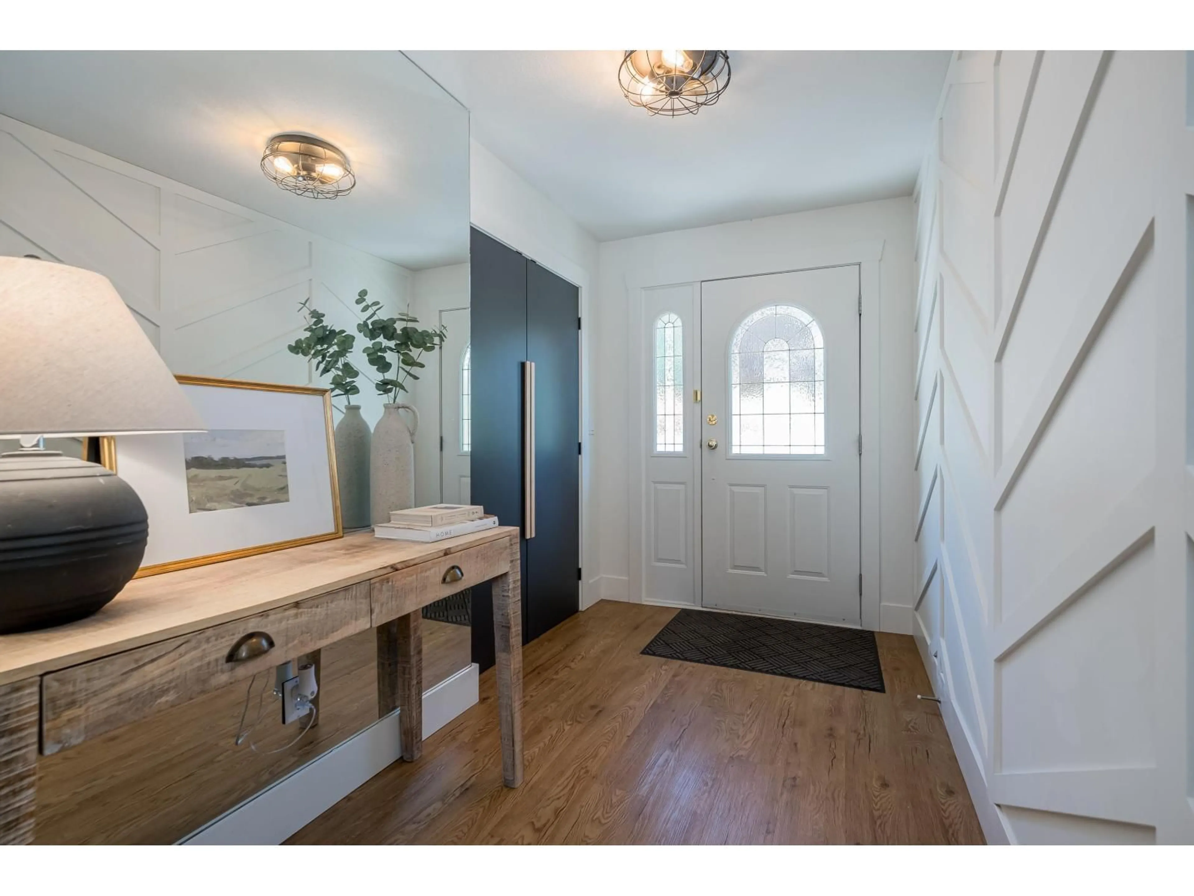 Indoor entryway for 62 - 4001 OLD CLAYBURN ROAD, Abbotsford British Columbia V3G1C5
