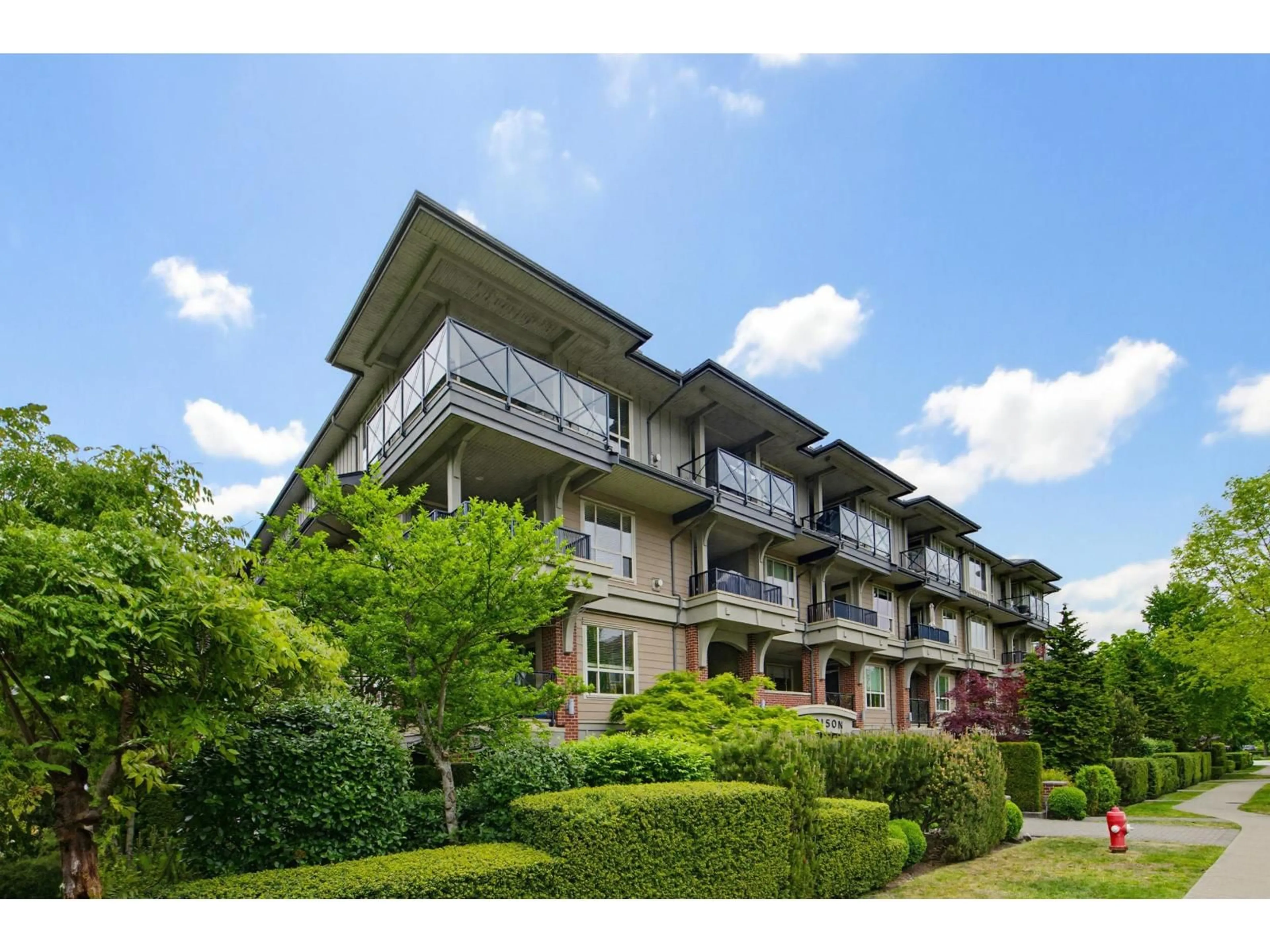 Patio, building for 203 - 15357 17A AVENUE, Surrey British Columbia V4A1V4