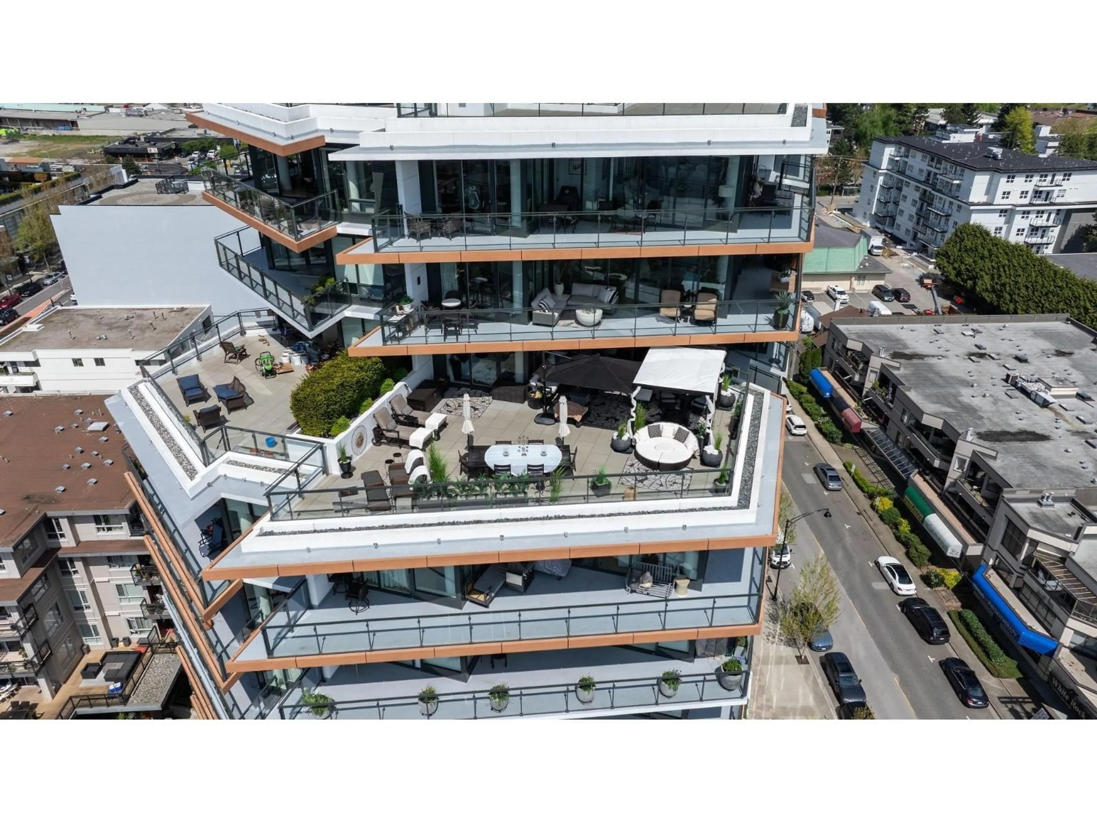 A pic from outside/outdoor area/front of a property/back of a property/a pic from drone, city buildings view from balcony for 1204 - 1439 GEORGE STREET, White Rock British Columbia V4B0B9