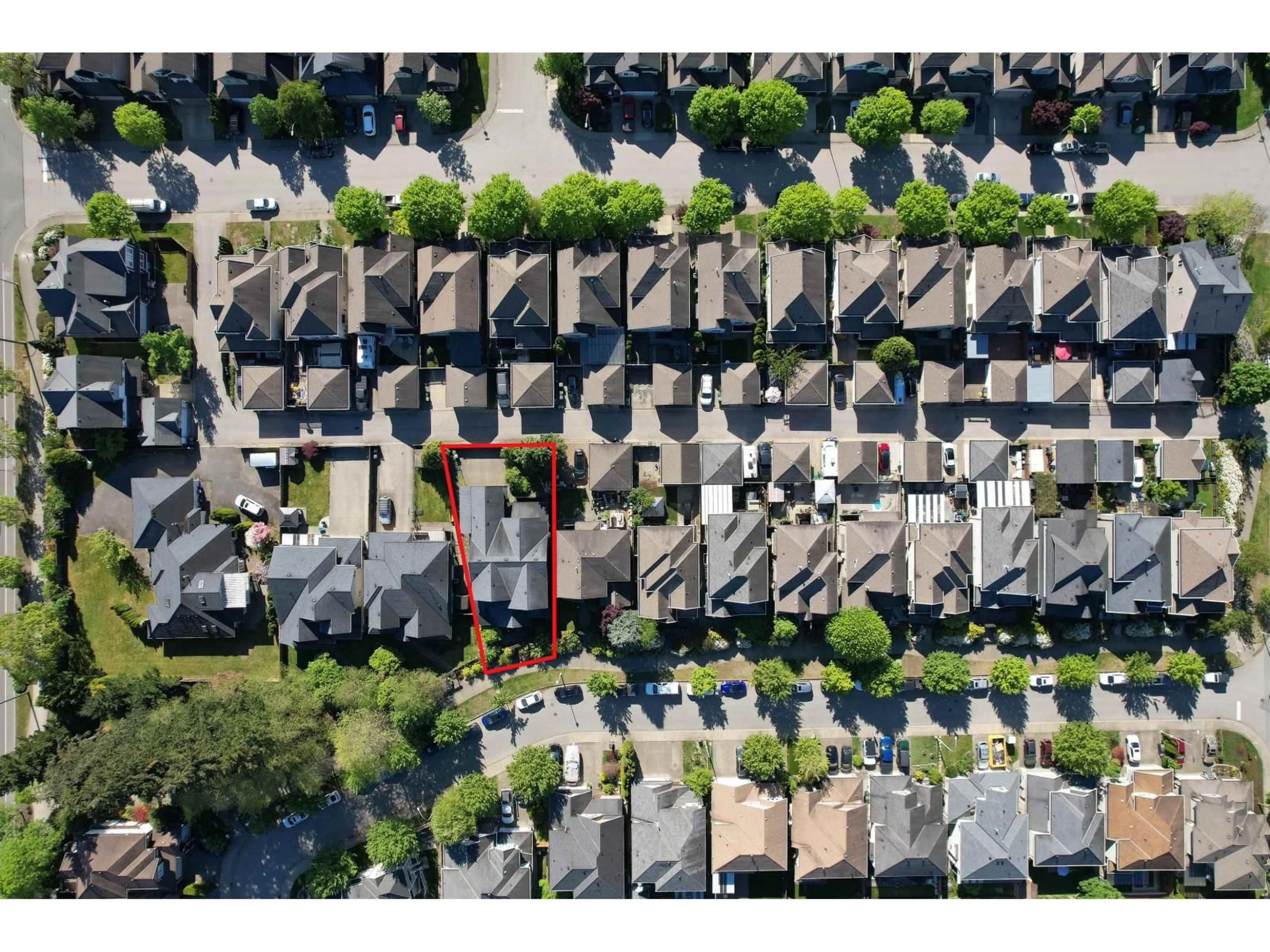 A pic from outside/outdoor area/front of a property/back of a property/a pic from drone, street for 7257 197B STREET, Langley British Columbia V2Y3H7