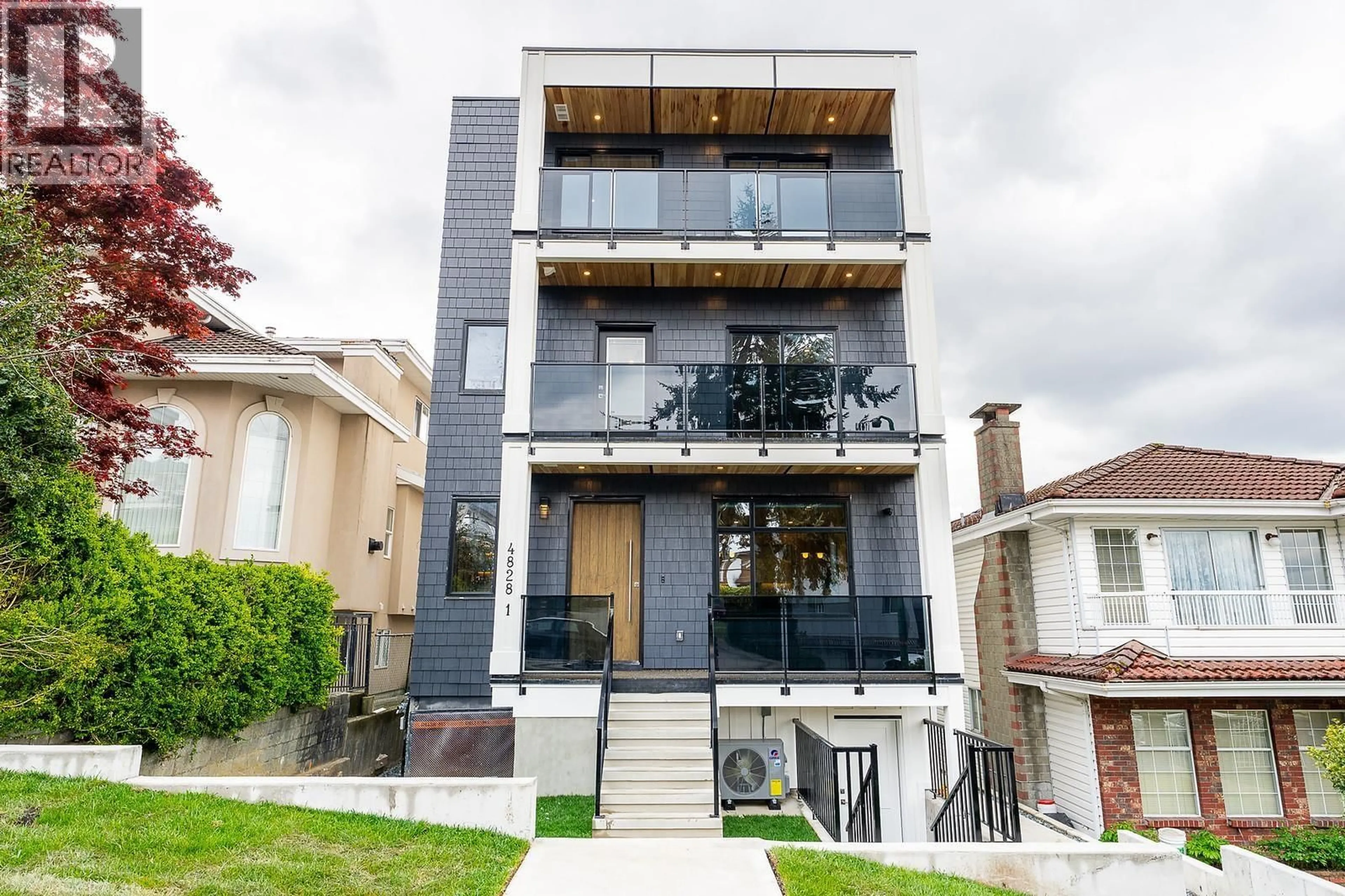Unknown for 1 - 4828 ALBERT STREET, Burnaby British Columbia V5C2H3
