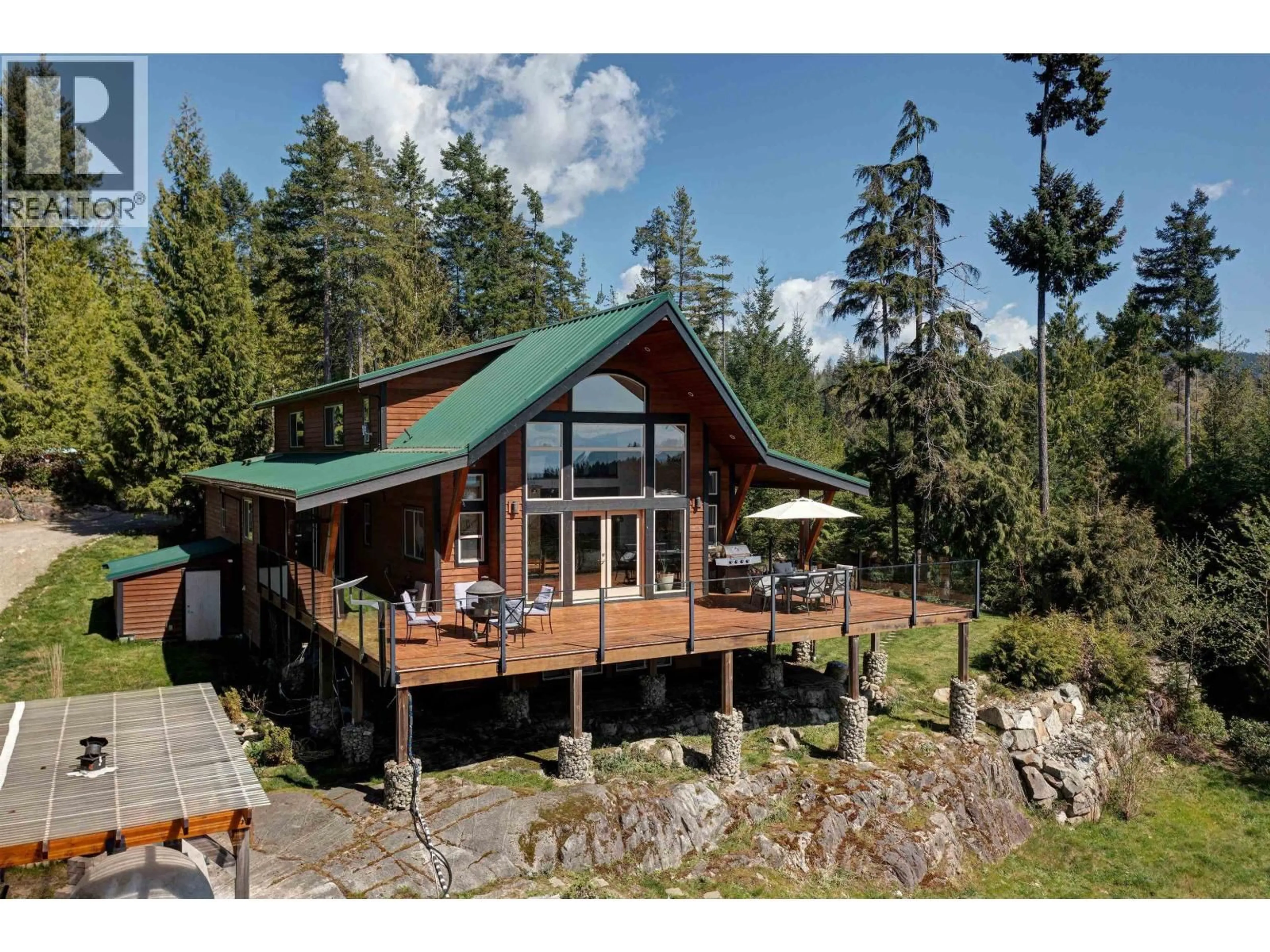 A pic from outside/outdoor area/front of a property/back of a property/a pic from drone, unknown for 9340 STEPHENS WAY, Halfmoon Bay British Columbia V7Z1G9