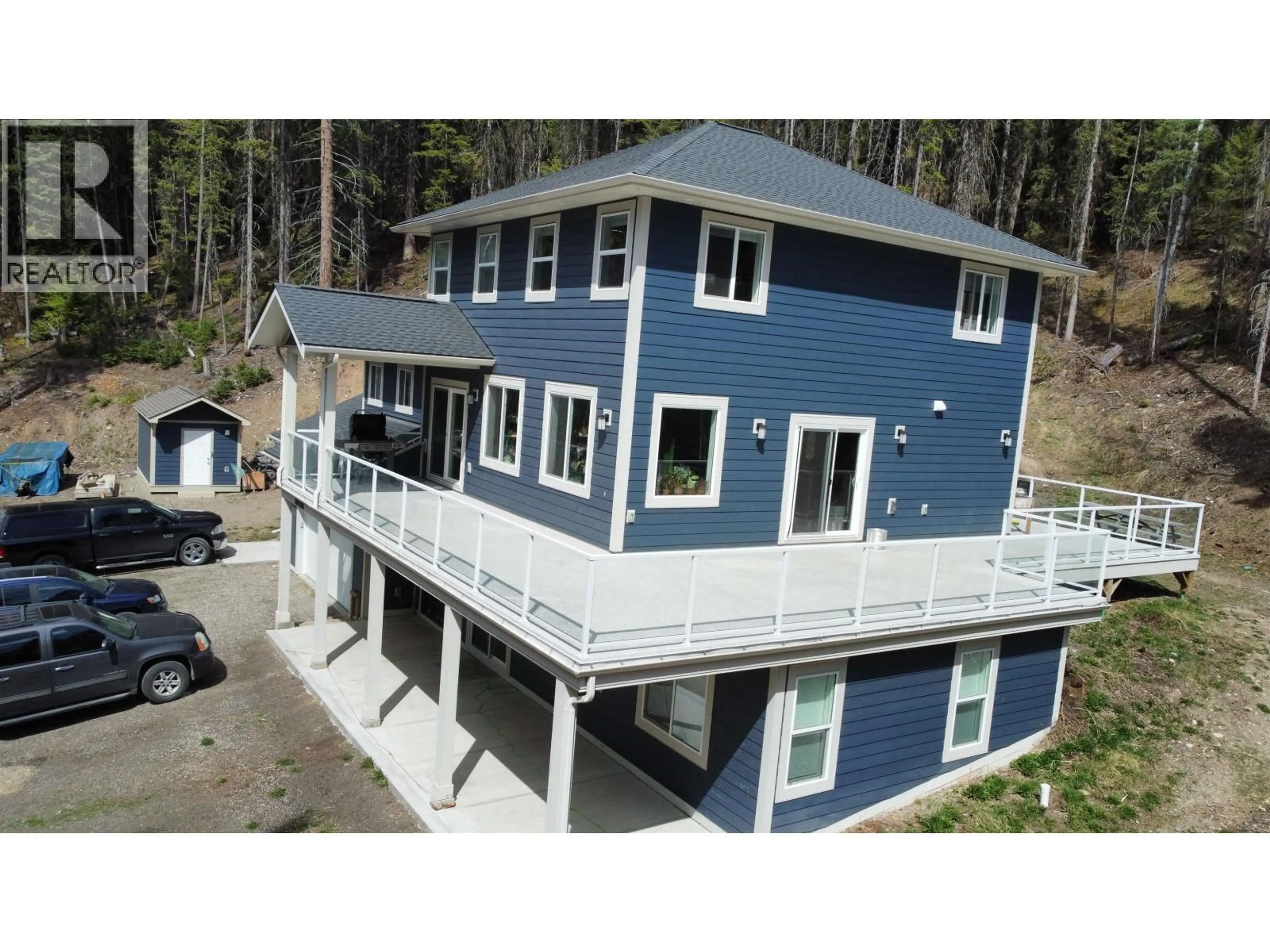 A pic from outside/outdoor area/front of a property/back of a property/a pic from drone, building for 3350 HILLSIDE DRIVE, Prince George British Columbia V2K4Y6