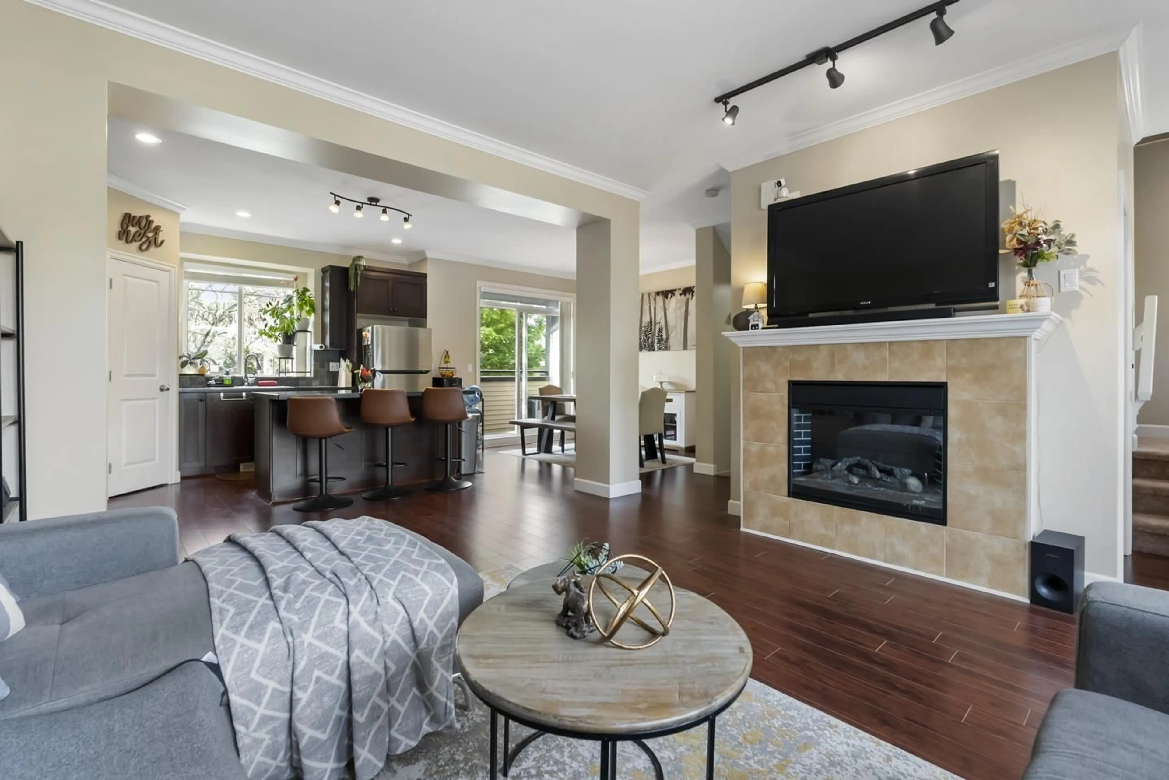 Living room with furniture, unknown for 35 - 7168 179 STREET, Surrey British Columbia V3S8C5