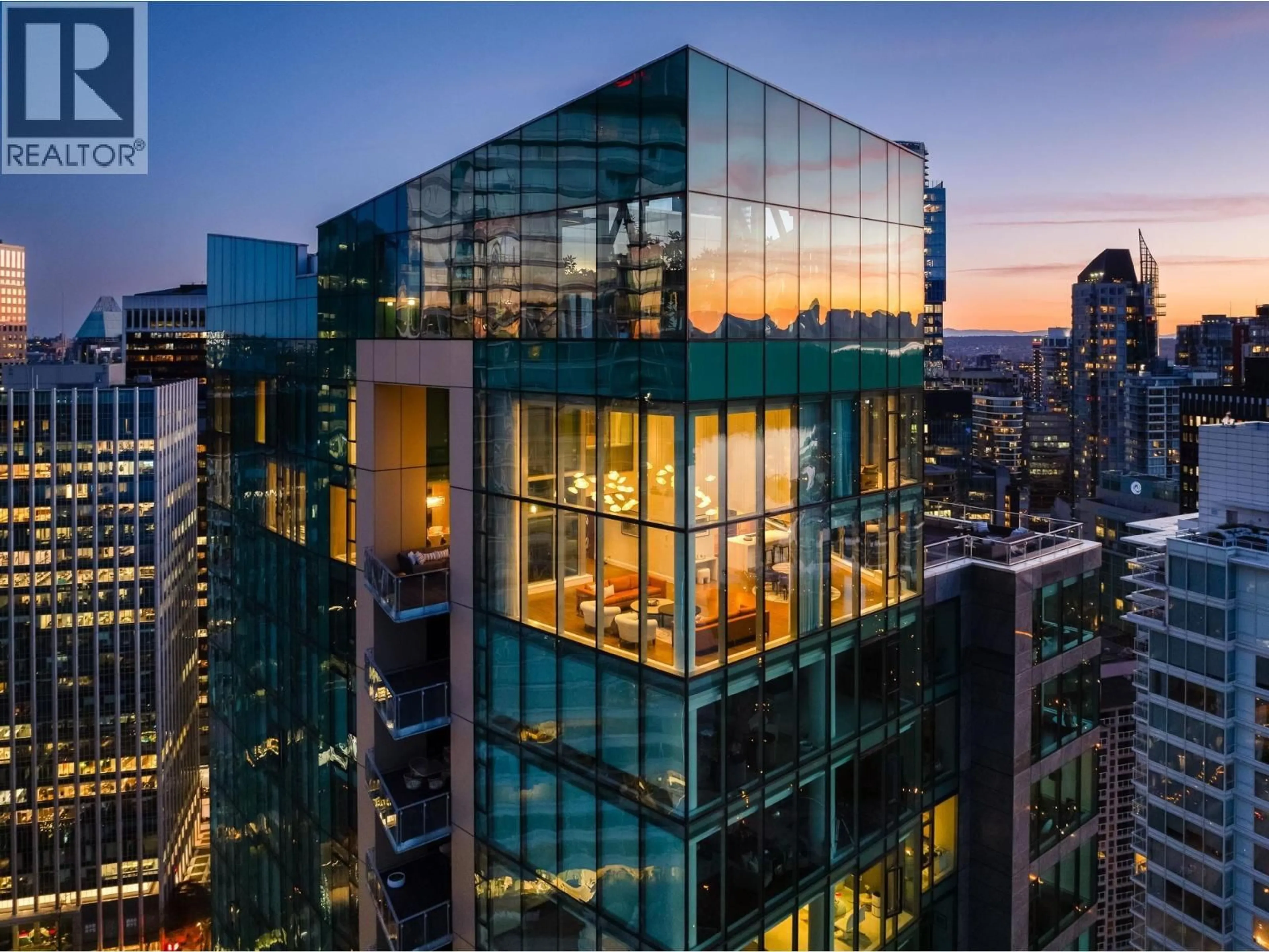 Indoor foyer for PH3101 - 277 THURLOW STREET, Vancouver British Columbia V6C0C1